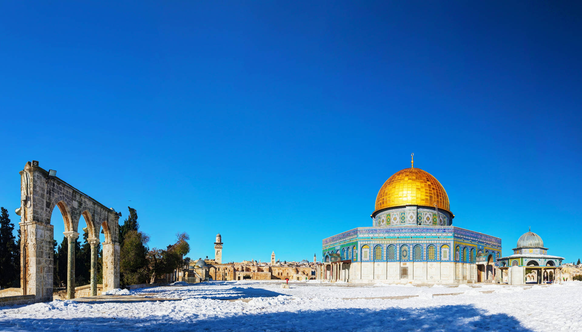 Dome Of The Rock Sunny Plaza Background