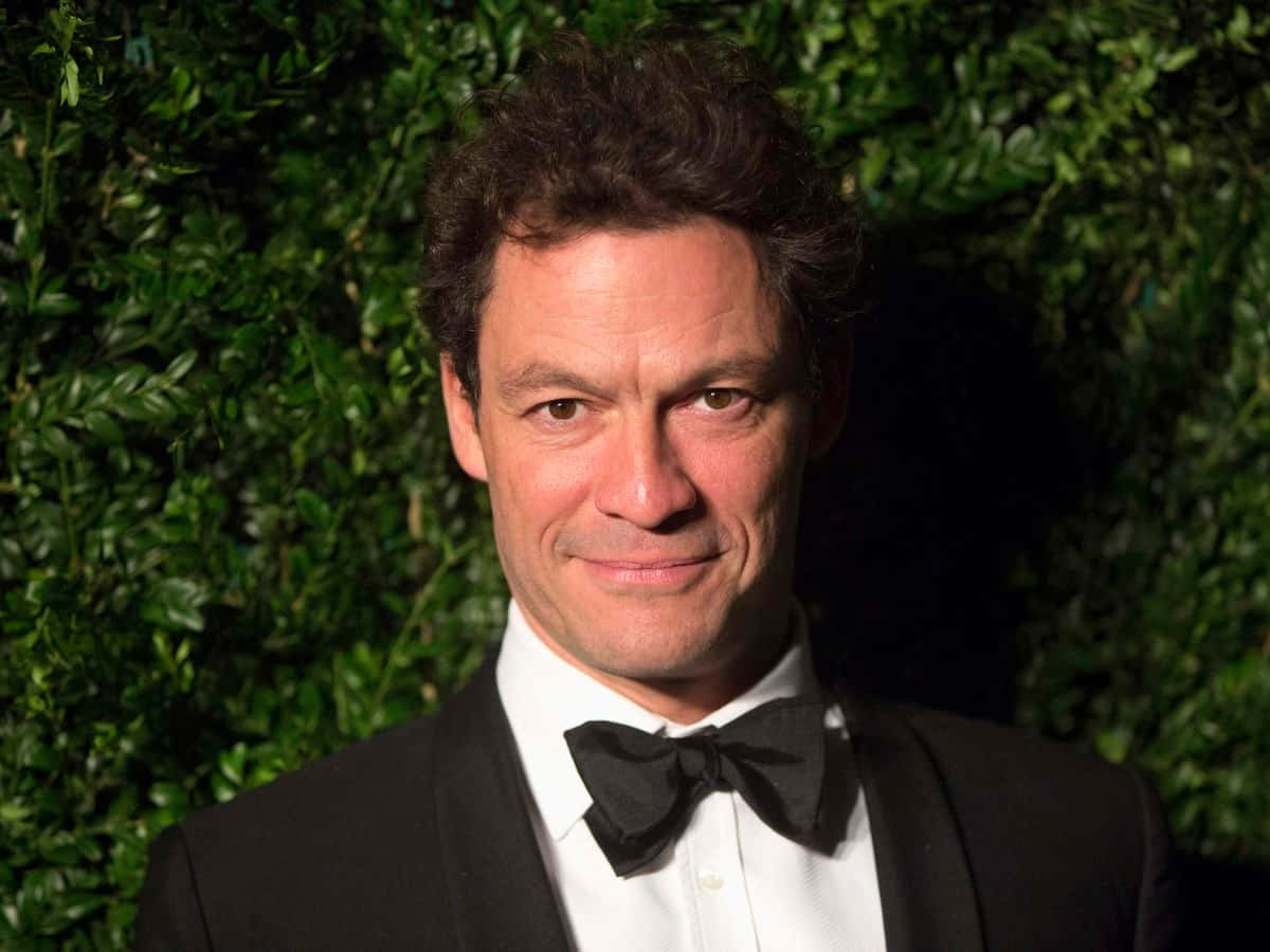 Dominic West, Captured In An Engaging Manner. Background