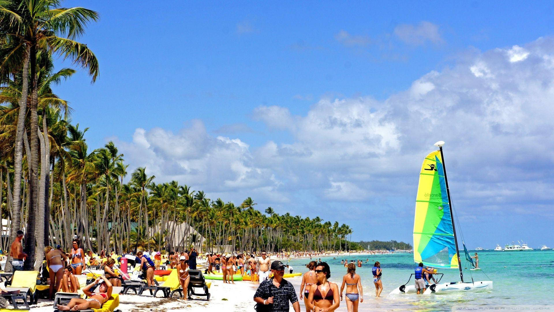 Dominican Republic Island Tourists