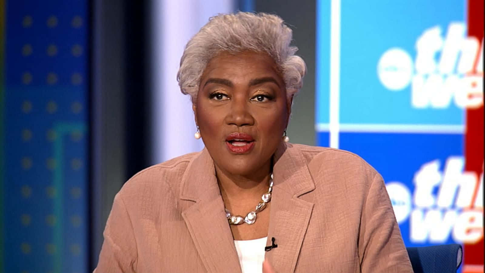 Donna Brazile Delivering A Passionate Speech Background
