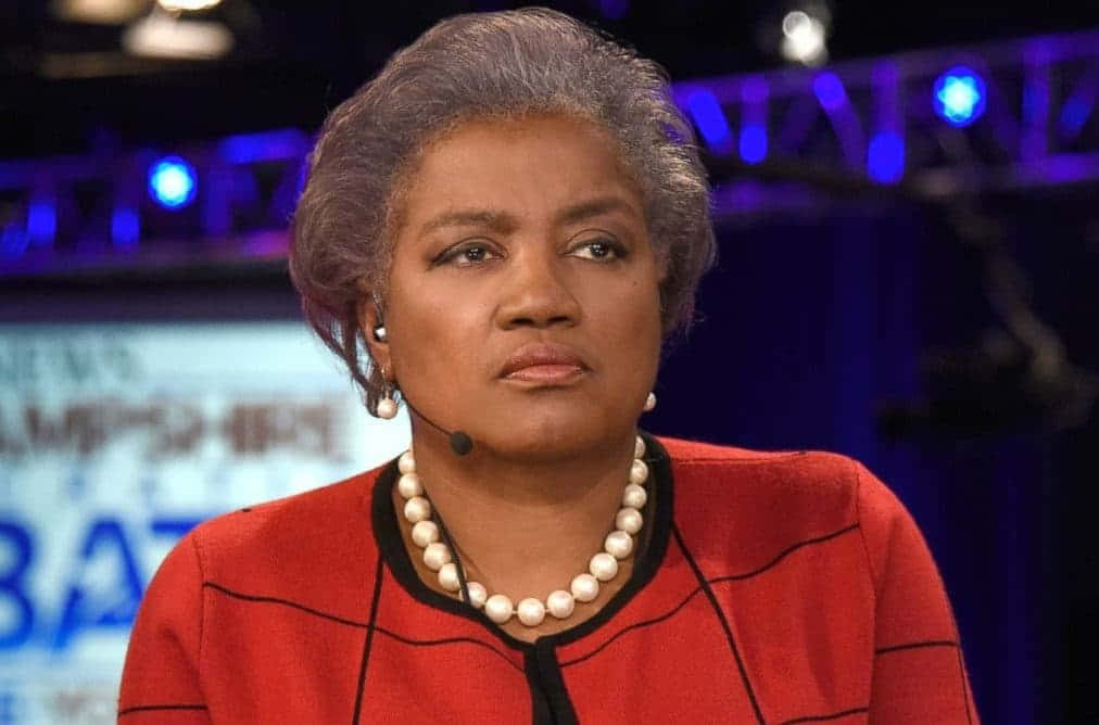 Donna Brazile Participating In A Political Event Background