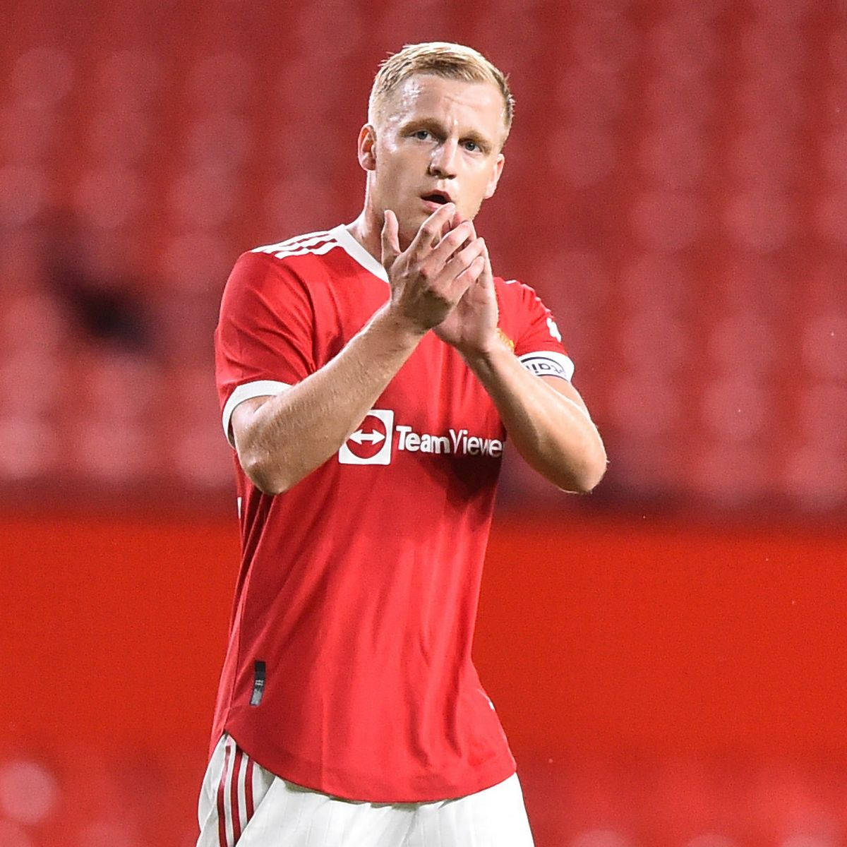 Donny Van De Beek Clapping Red Jersey Background