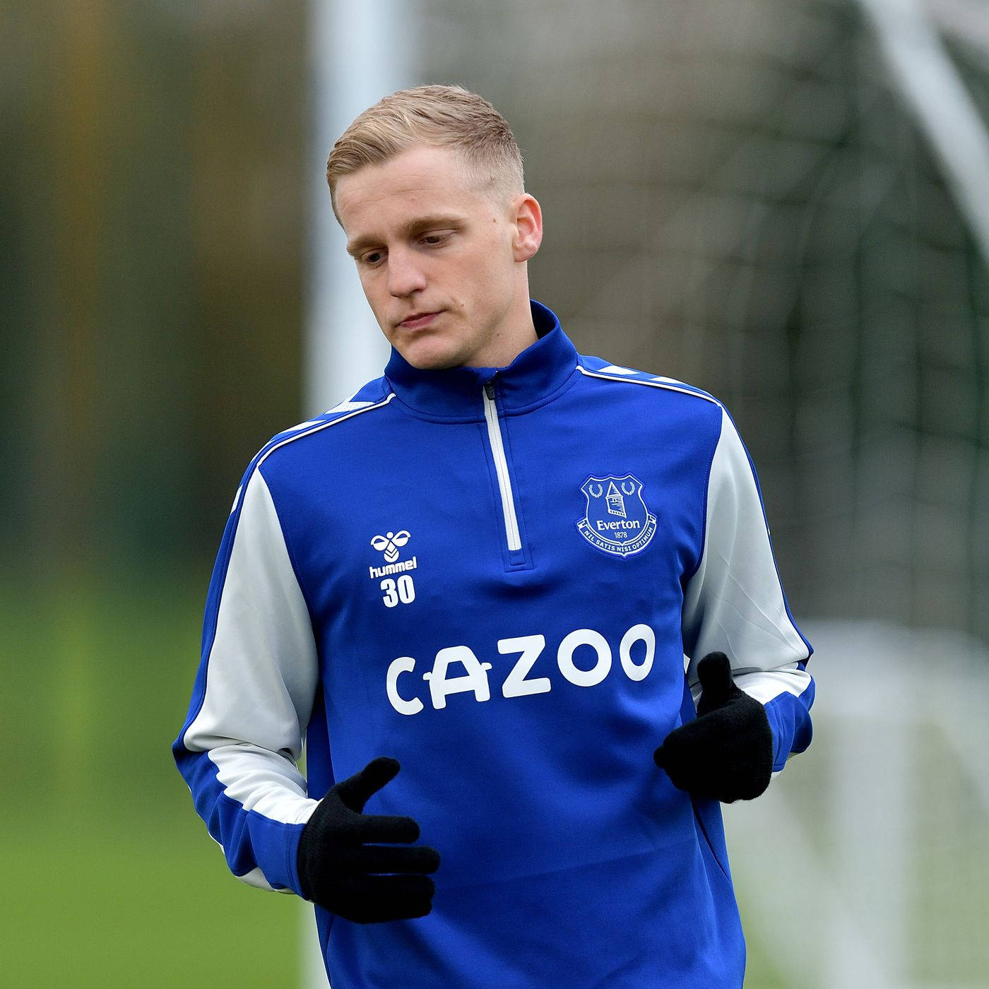 Donny Van De Beek Everton Jacket Background