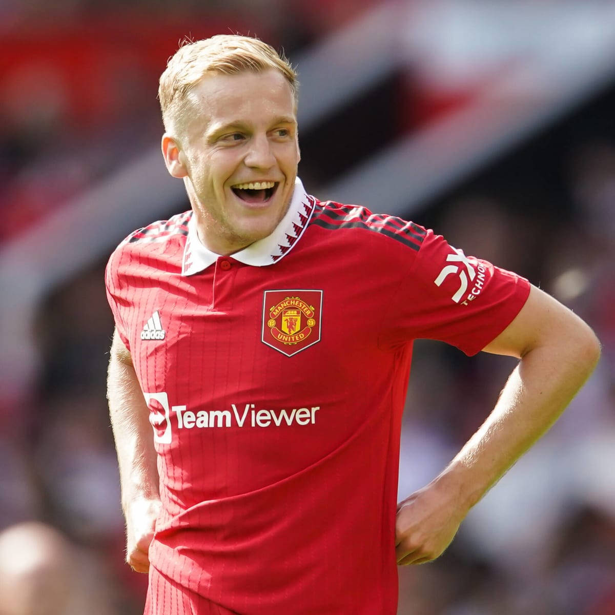 Donny Van De Beek Laughing Background