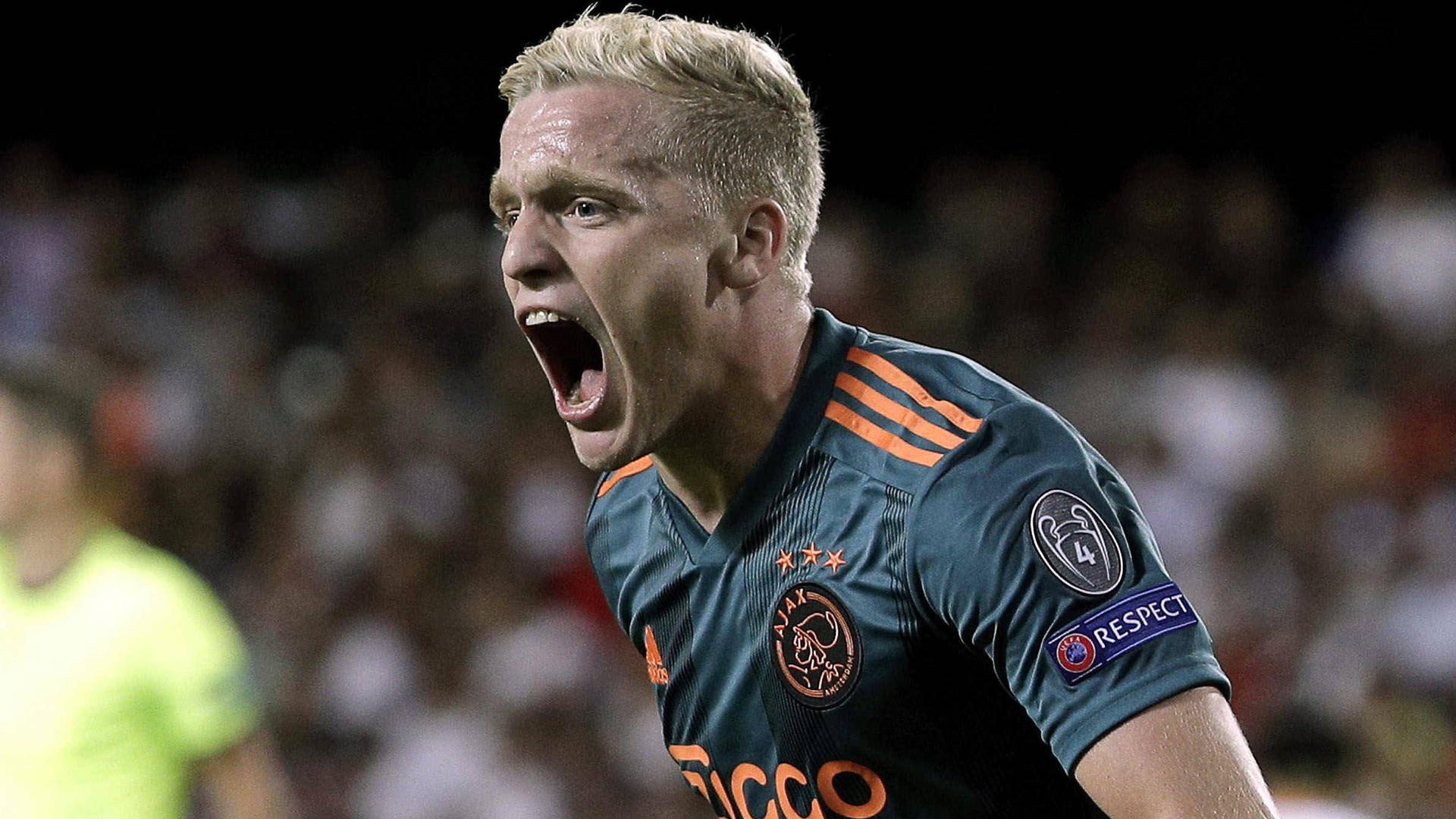 Donny Van De Beek Screaming Background