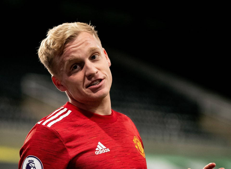 Donny Van De Beek Talking Background