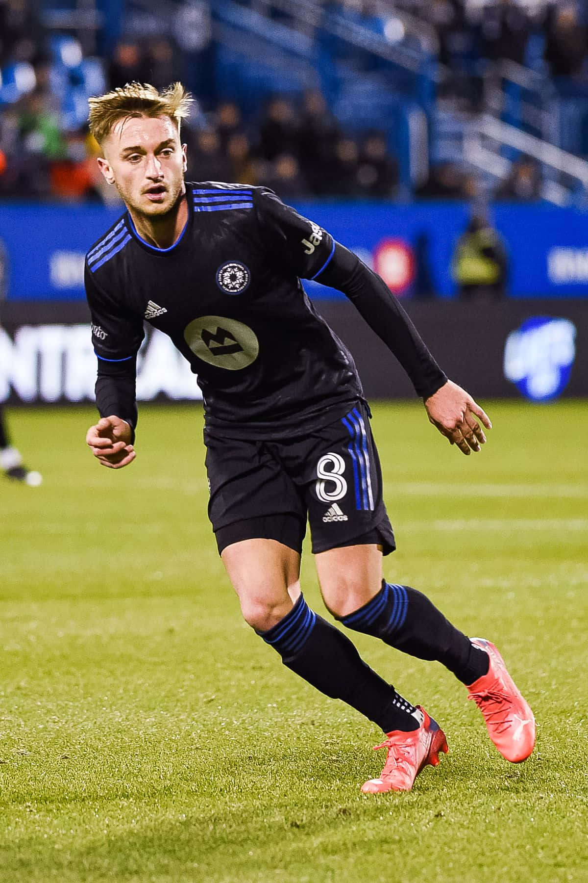 Đorđe Mihailović Playing For Cf Montréal Background