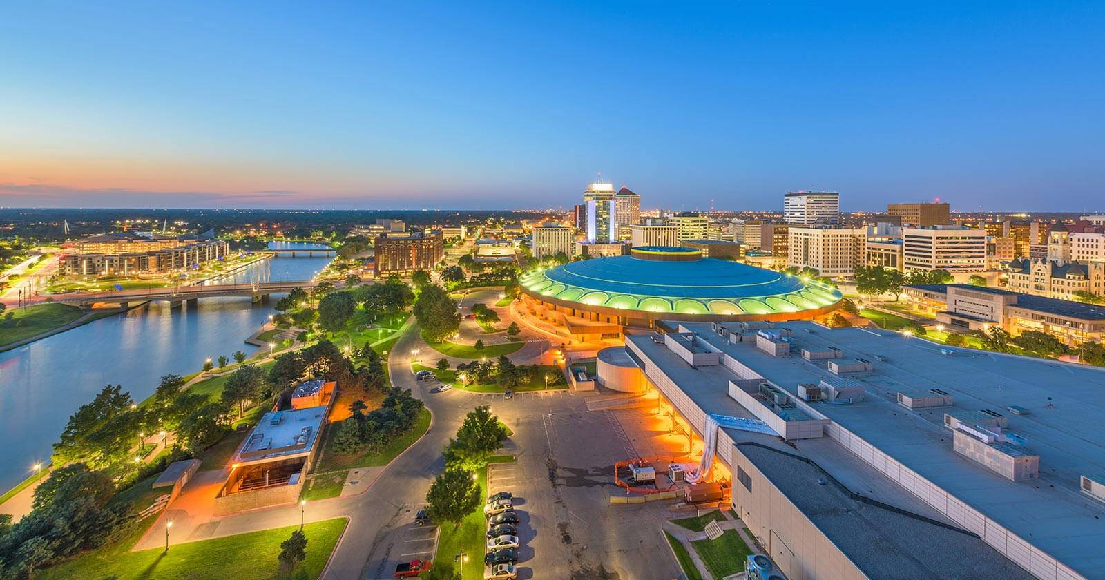 Downtown Of Wichita At Night Background