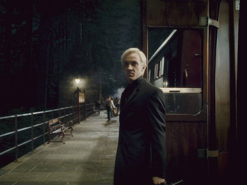 Draco Malfoy Aesthetic Train Background