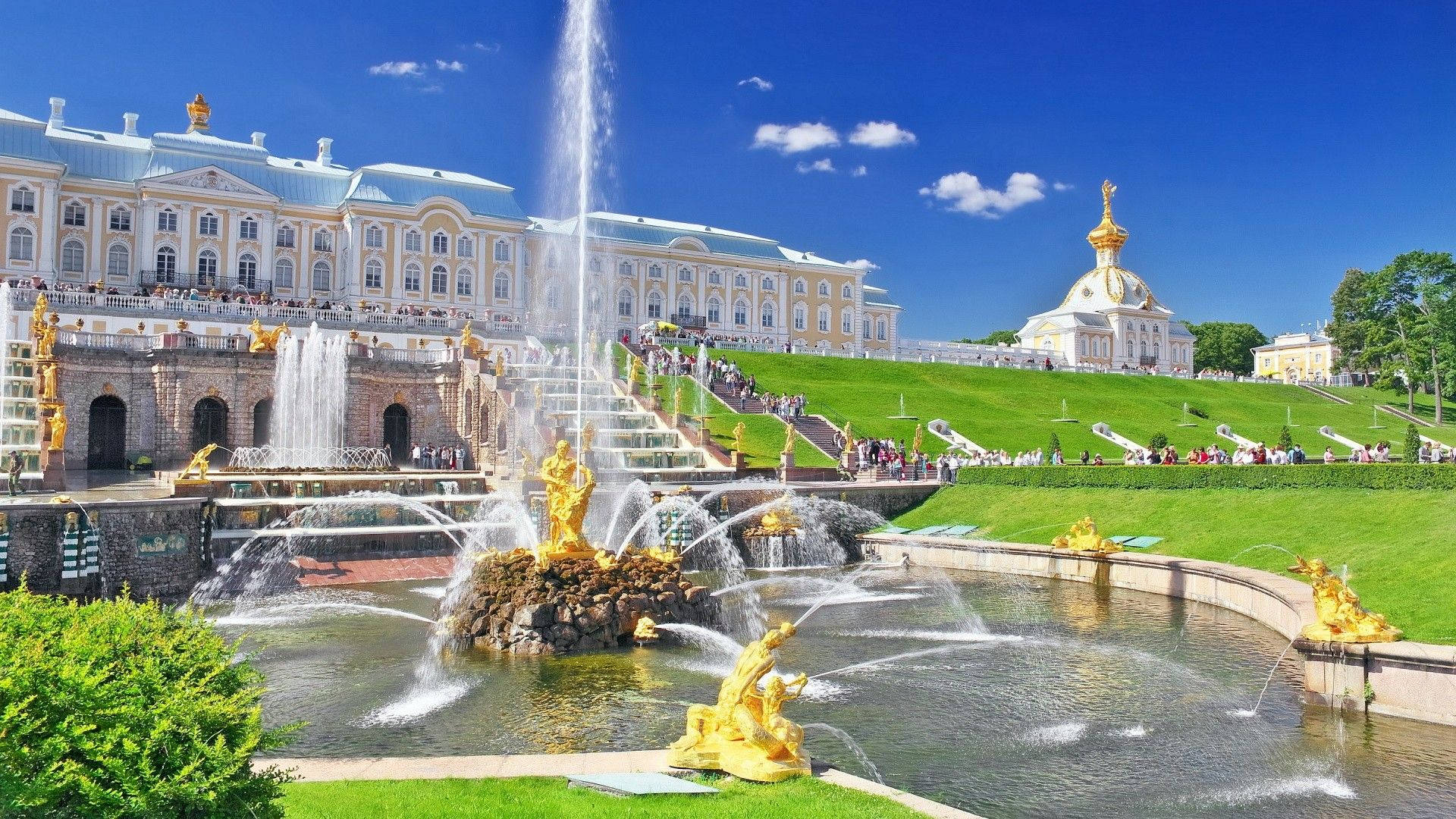 Dramatic Portray Of Saint Petersburg Background