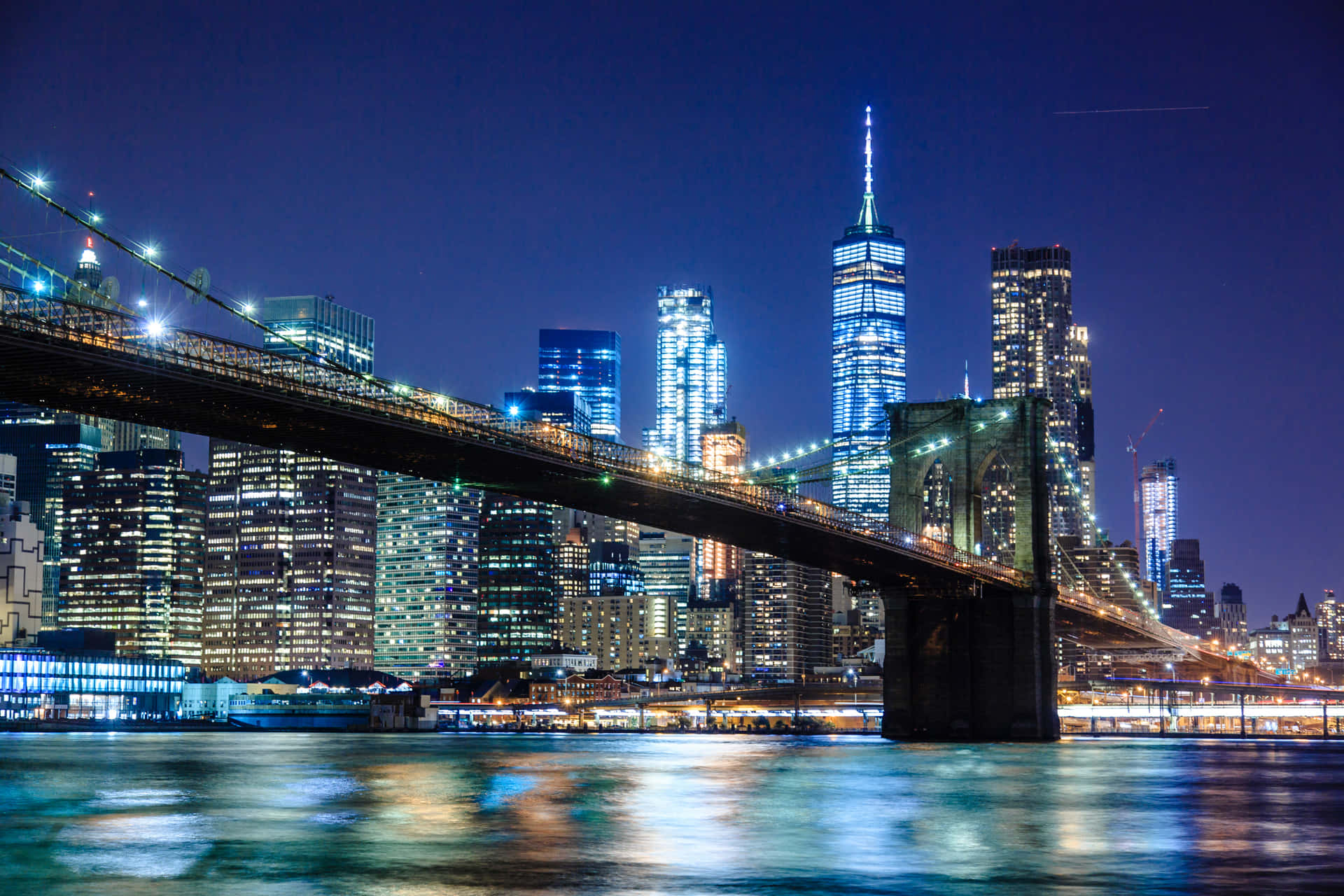 “dramatic Skyline Of The Iconic New York City” Background