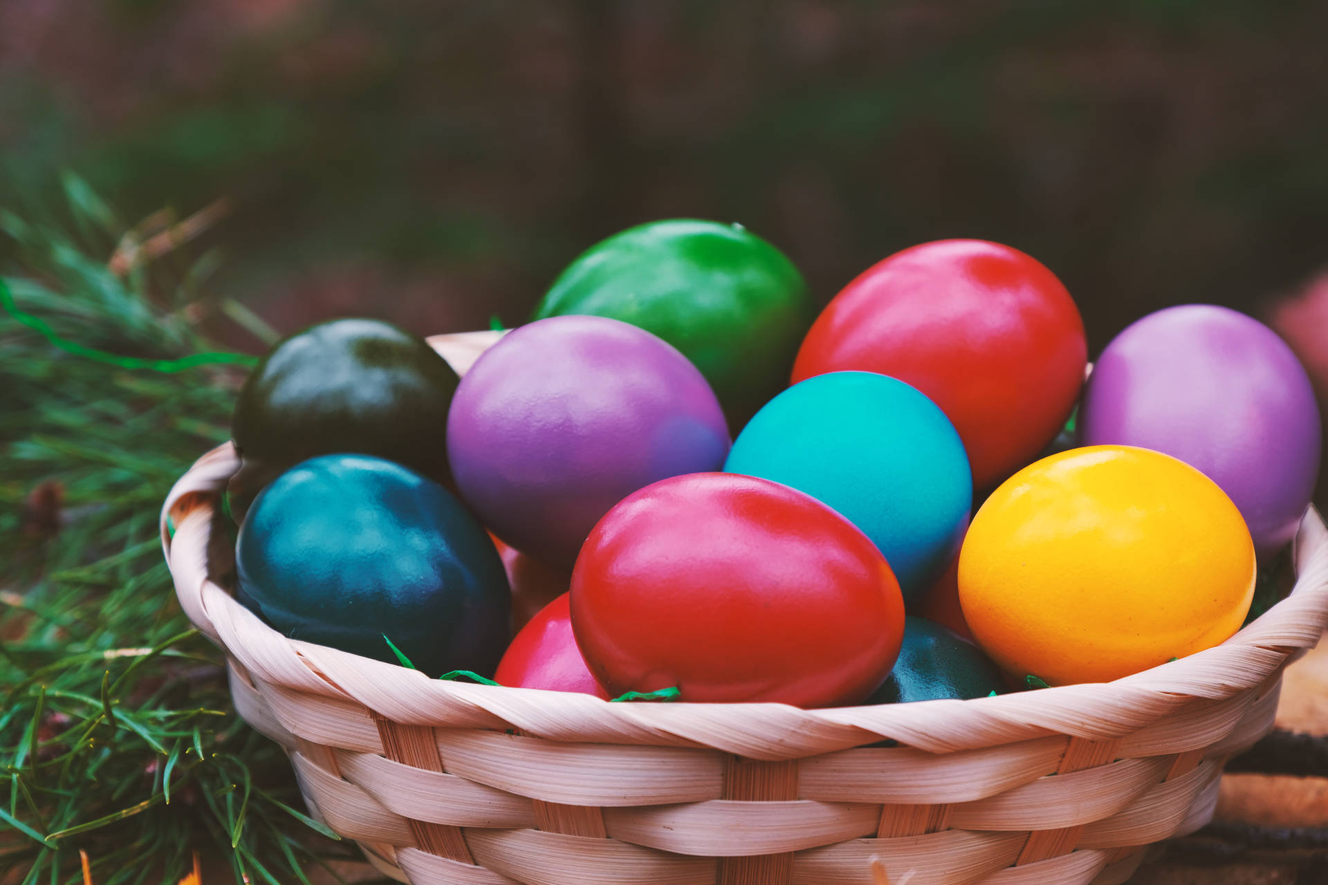 Dreaming Of Colorful Easter Eggs Background
