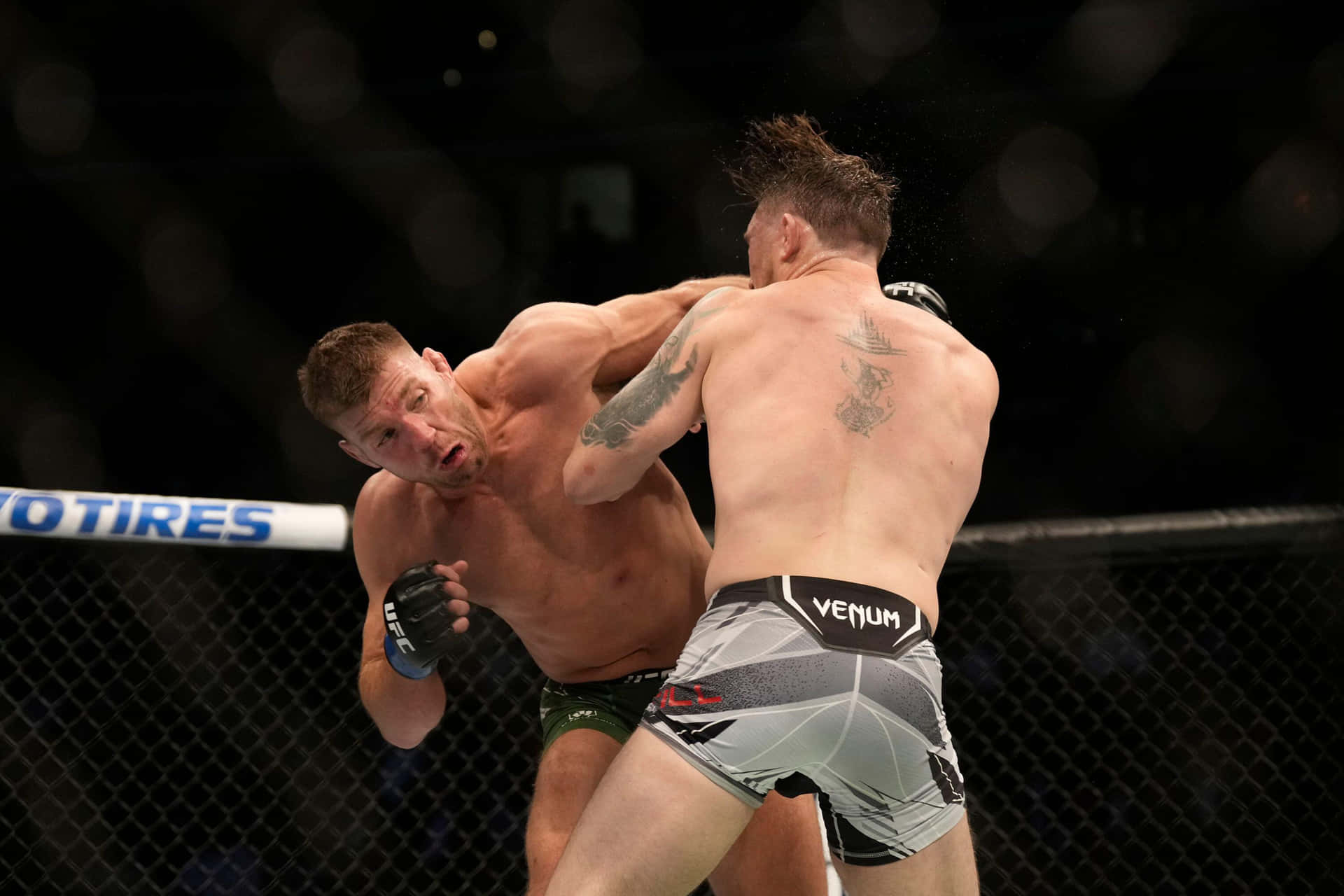 Dricus Du Plessis Avoiding A Punch Background