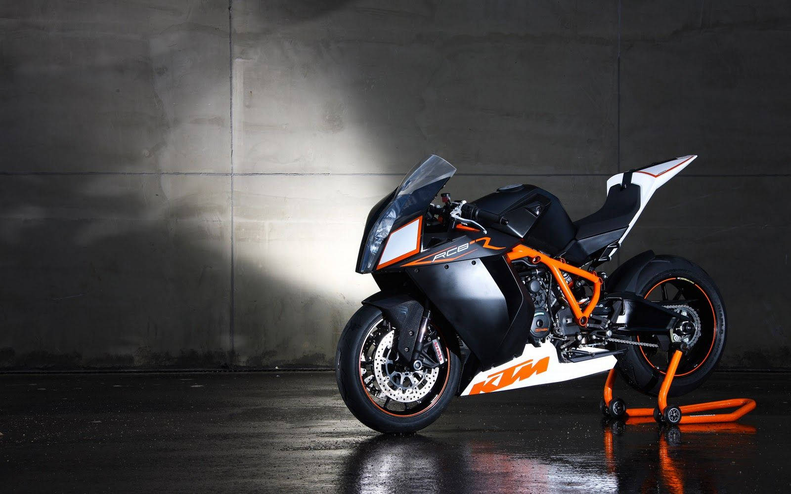 Drive Your Ktm Rc8 In High Style Background