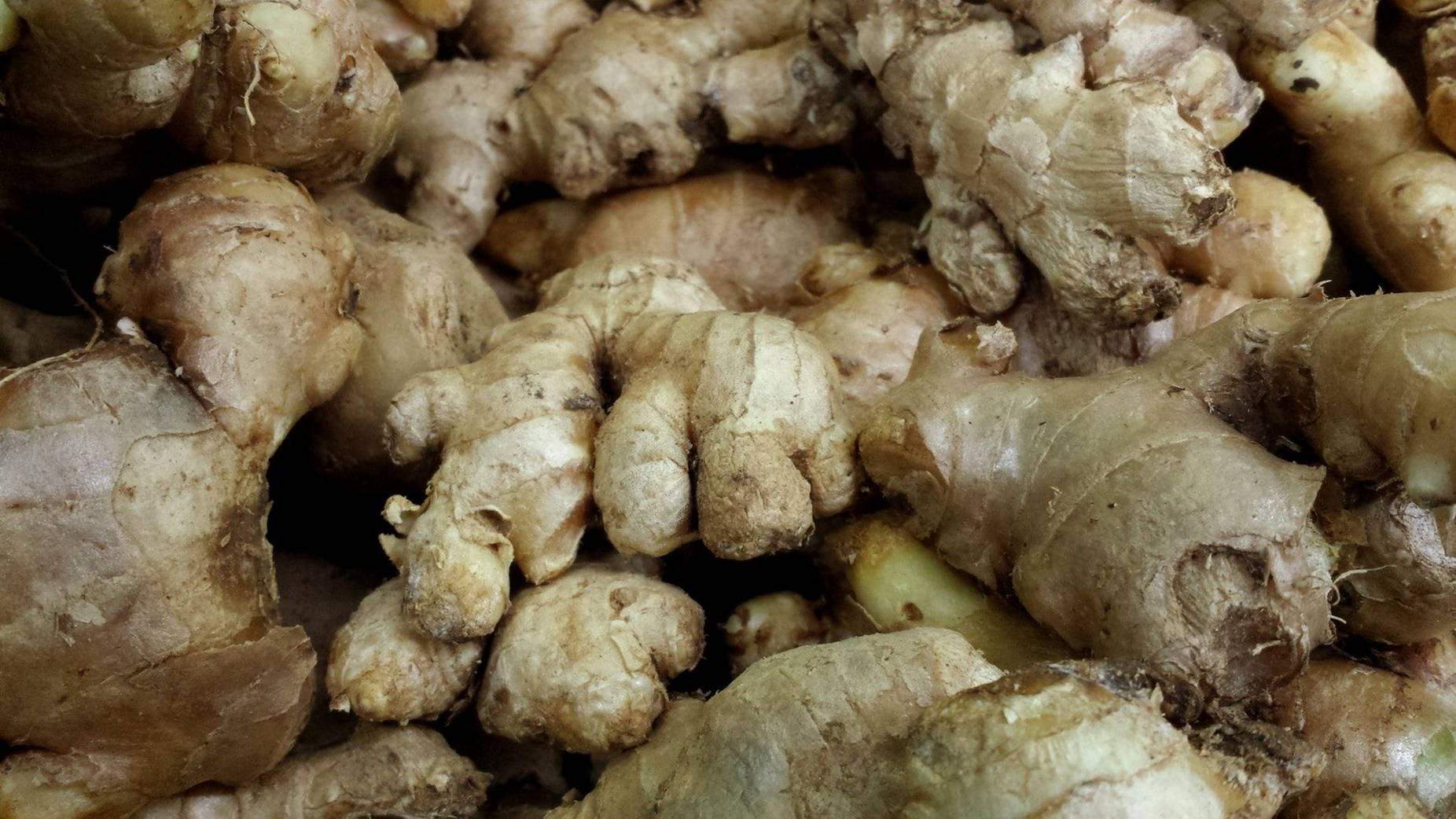 Dry Ginger Root Vegetables Pile Background