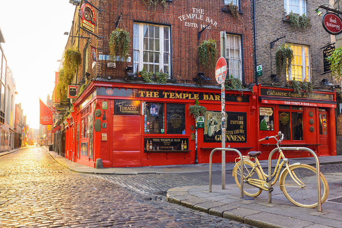 Dublin Famous Temple Bar Background