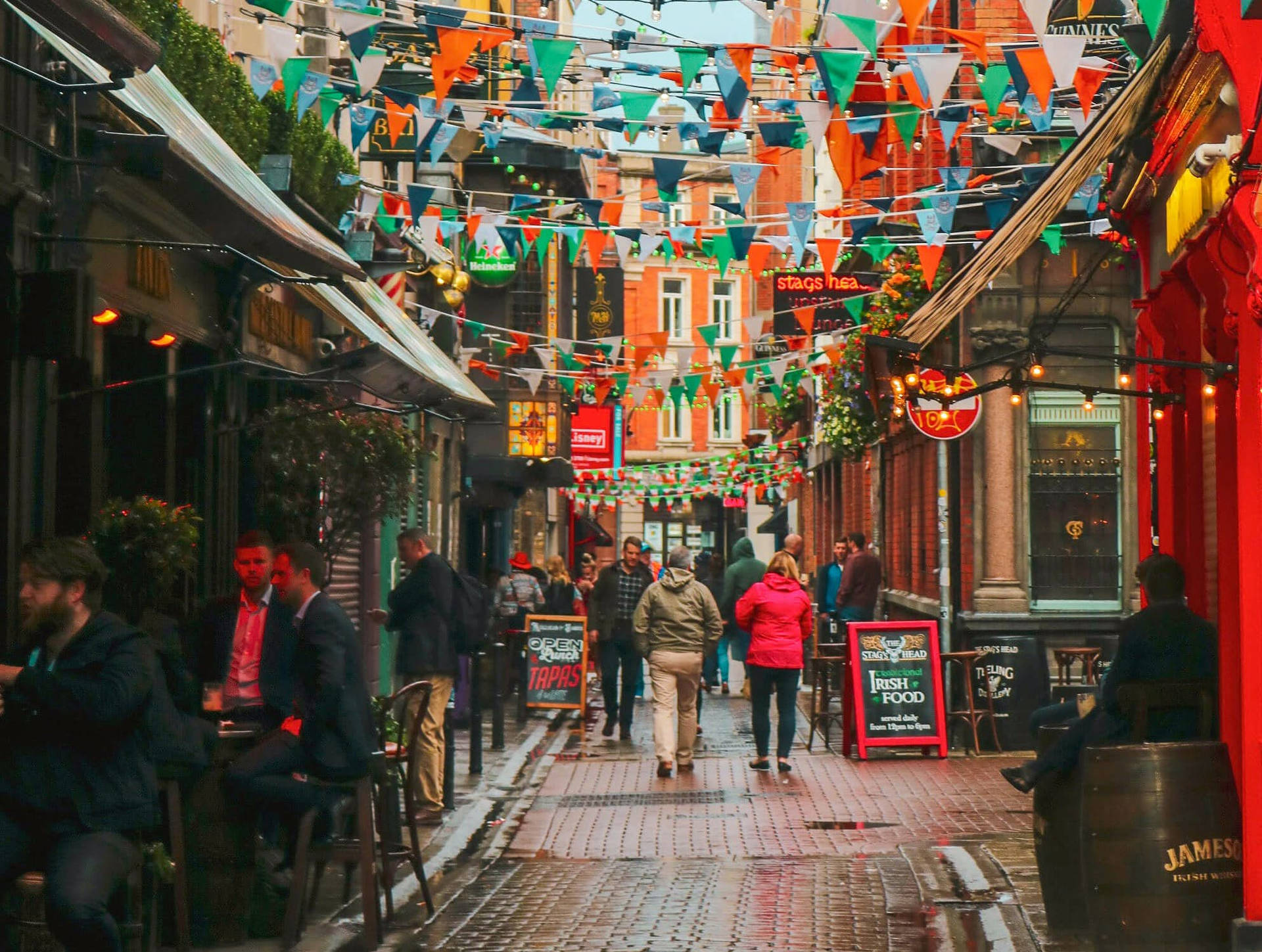 Dublin Vibrant City Background