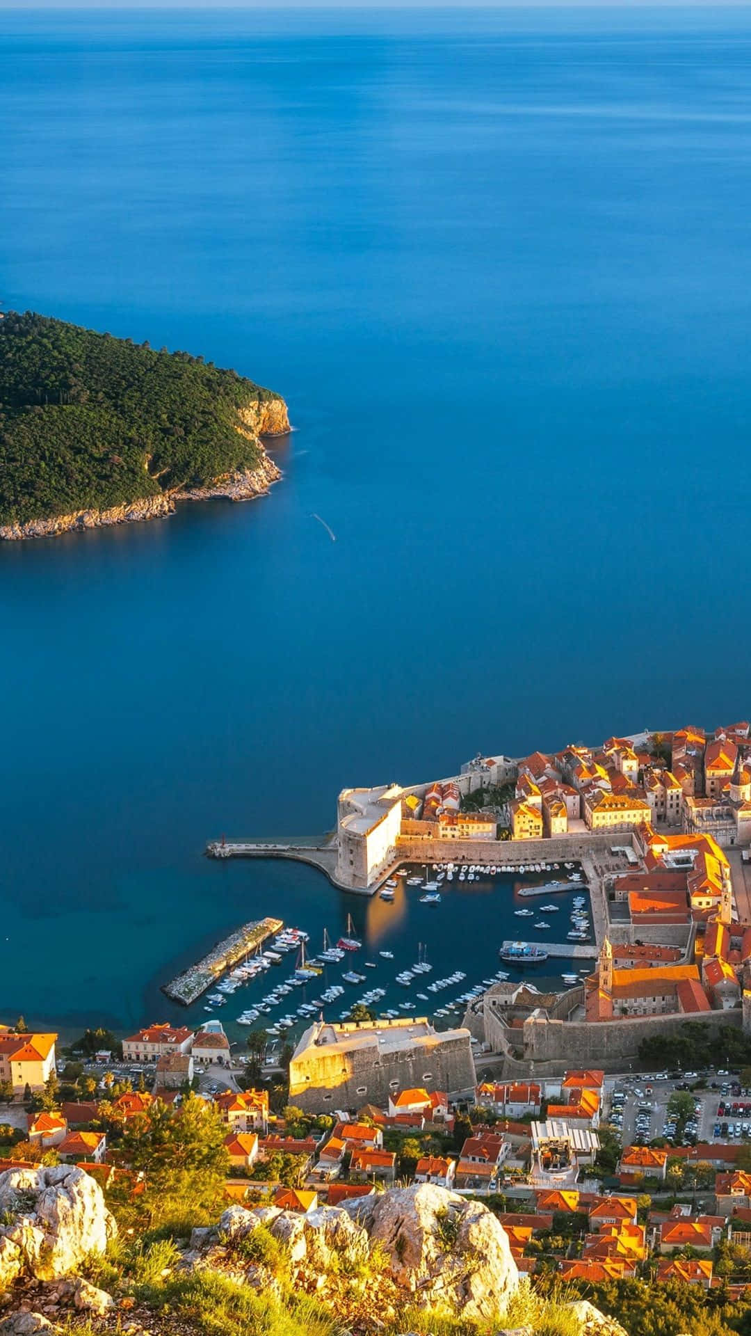 Dubrovnik Scenic Ocean View Background