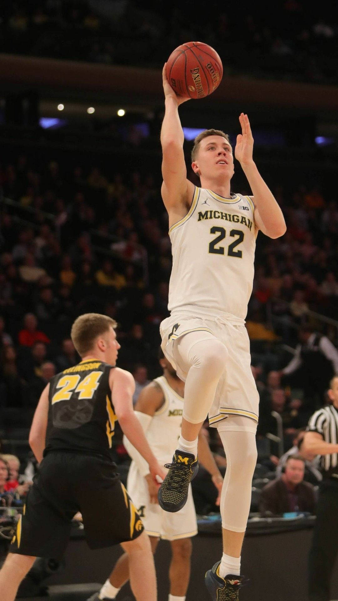 Duncan Robinson For Two Points Shot Background