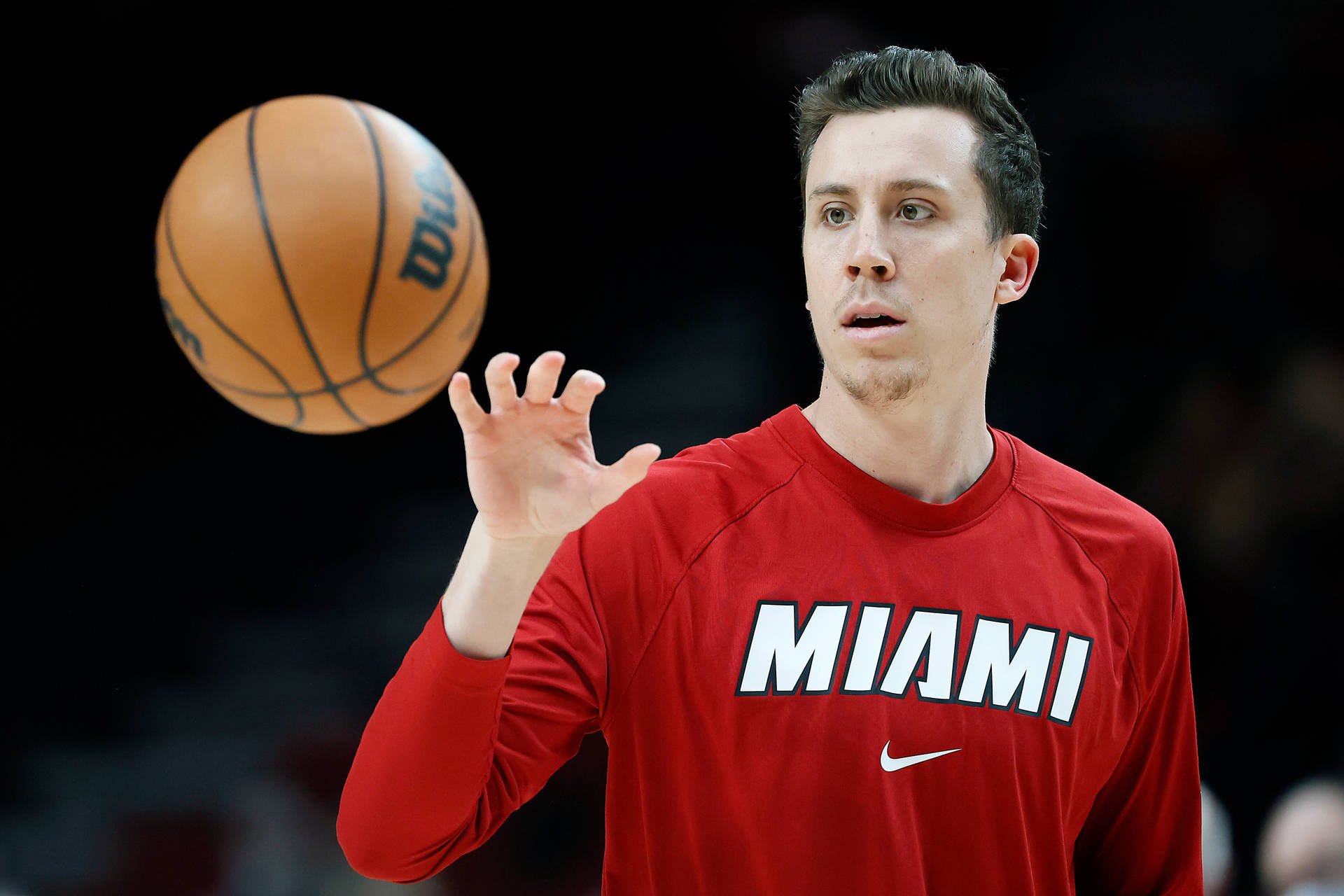 Duncan Robinson In Sleeve Miami Jersey Background