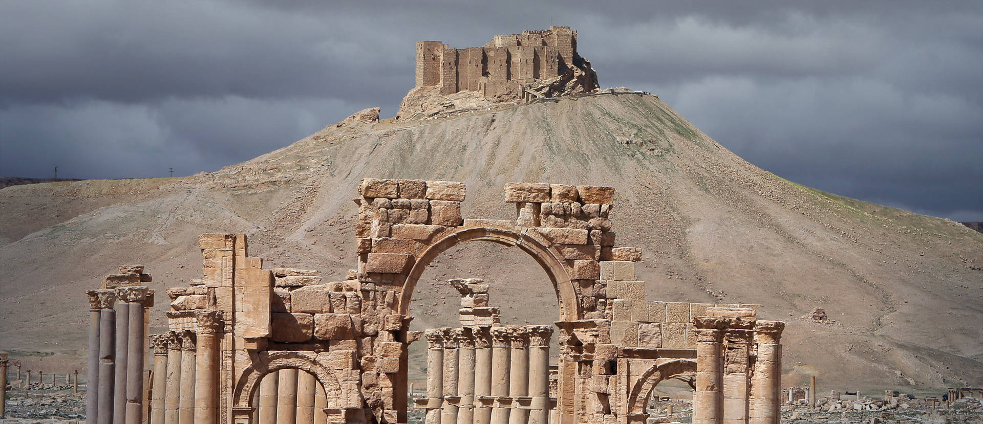 Dusty Hill In Palmyra Background