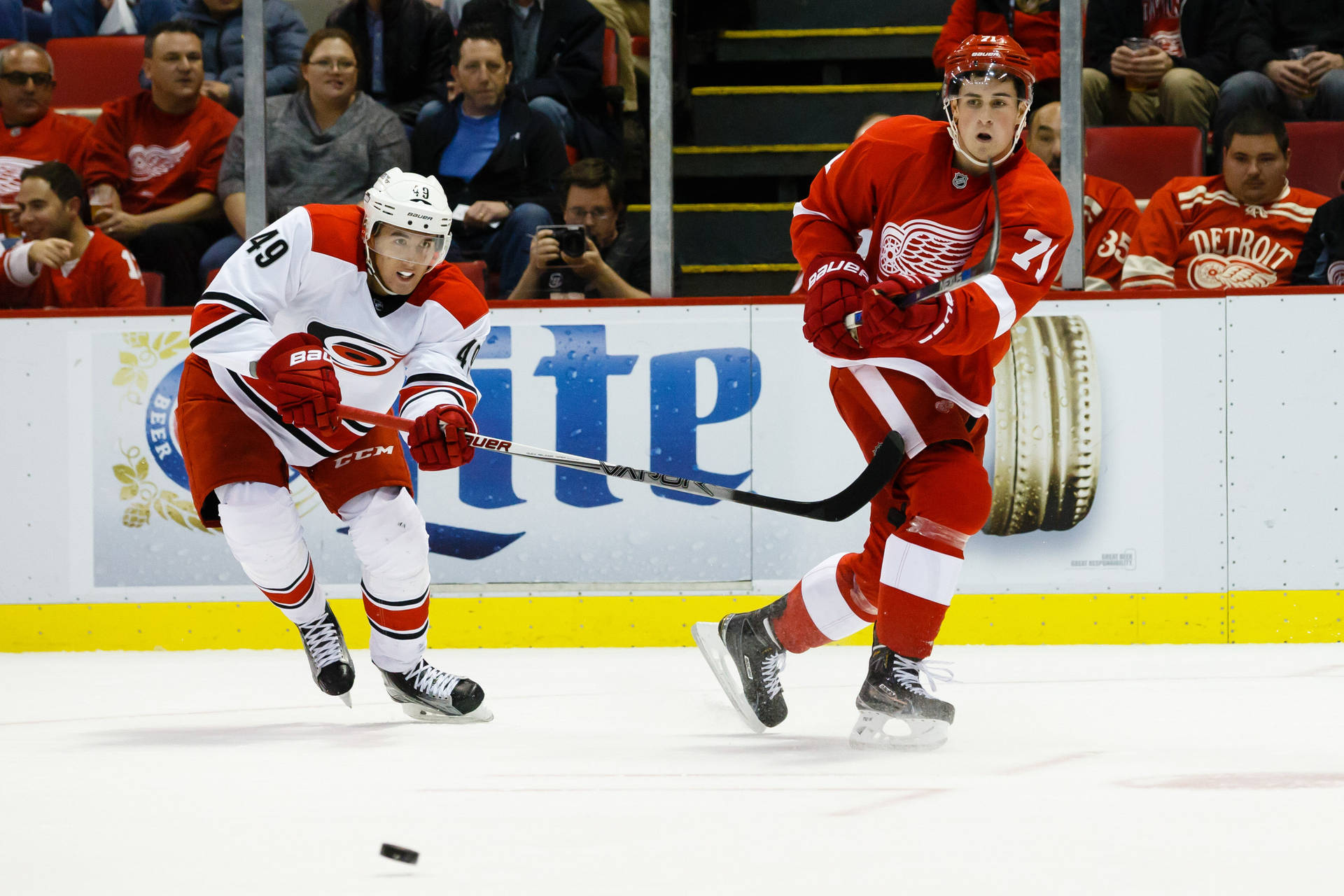 Dylan Larkin Nhl Player No. 71 Background