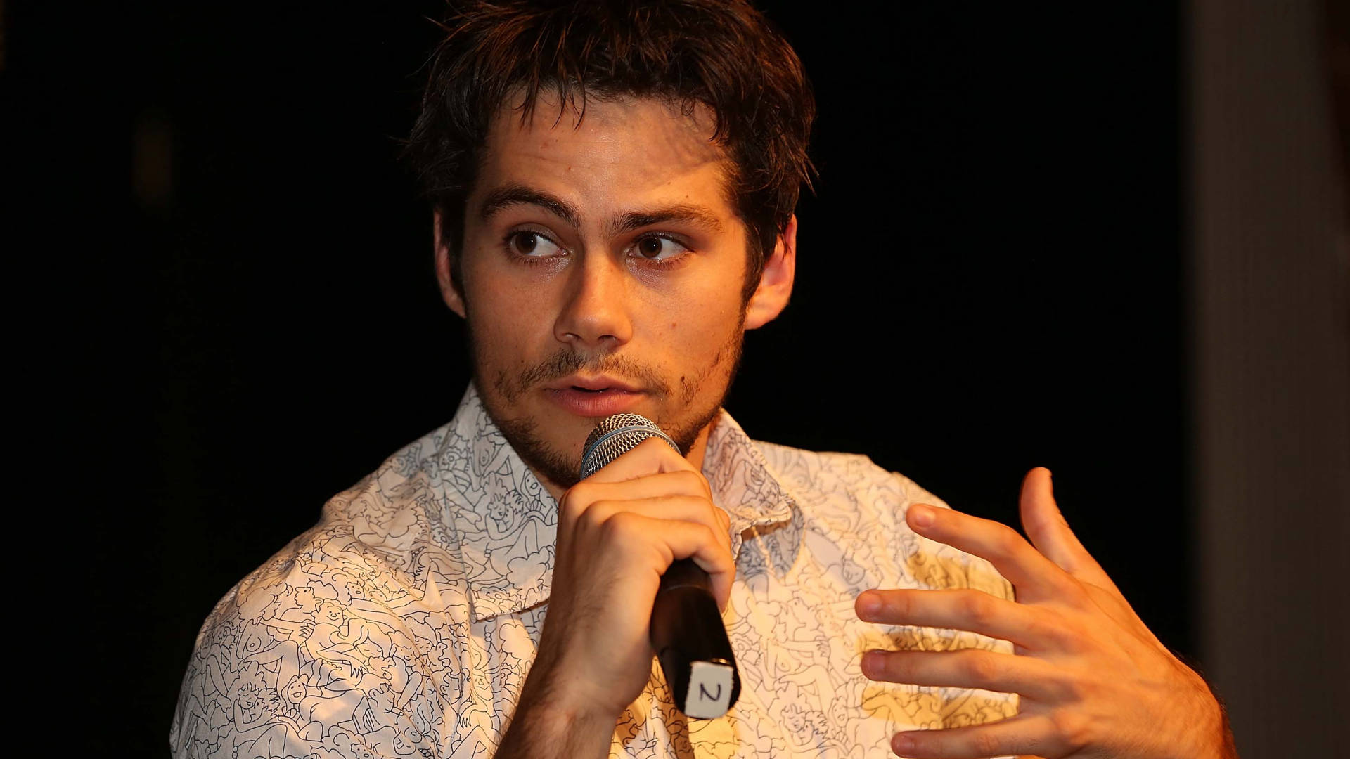 Dylan O'brien Press Conference Background