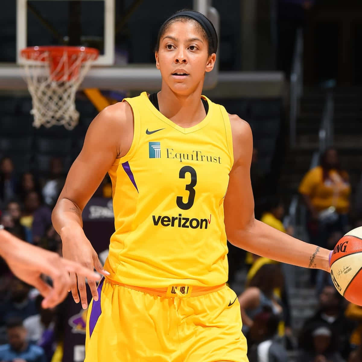 Dynamic Candace Parker: Icon Of Women's Basketball Background