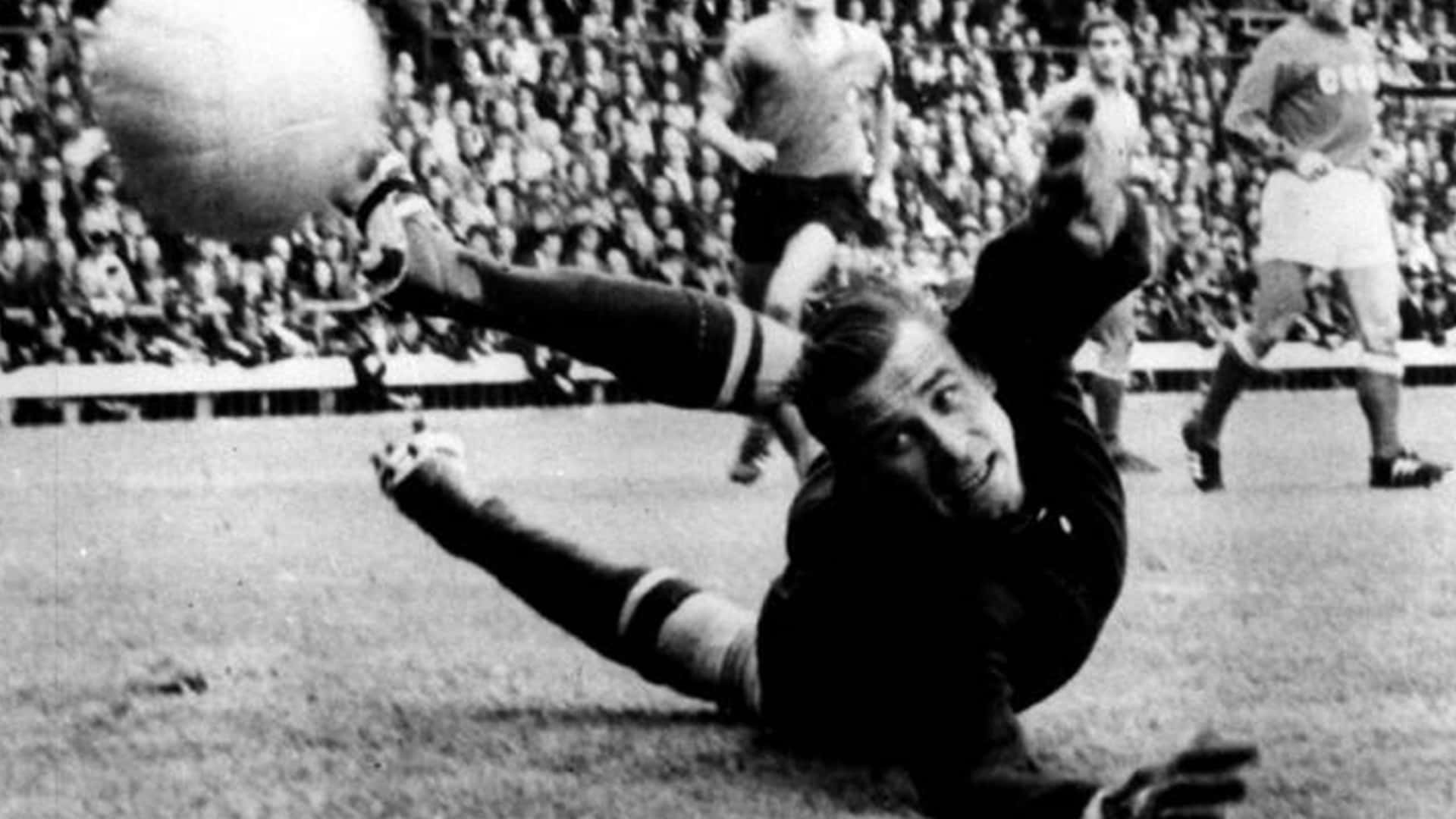 Dynamo Moscow Goalkeeper Lev Yashin Background
