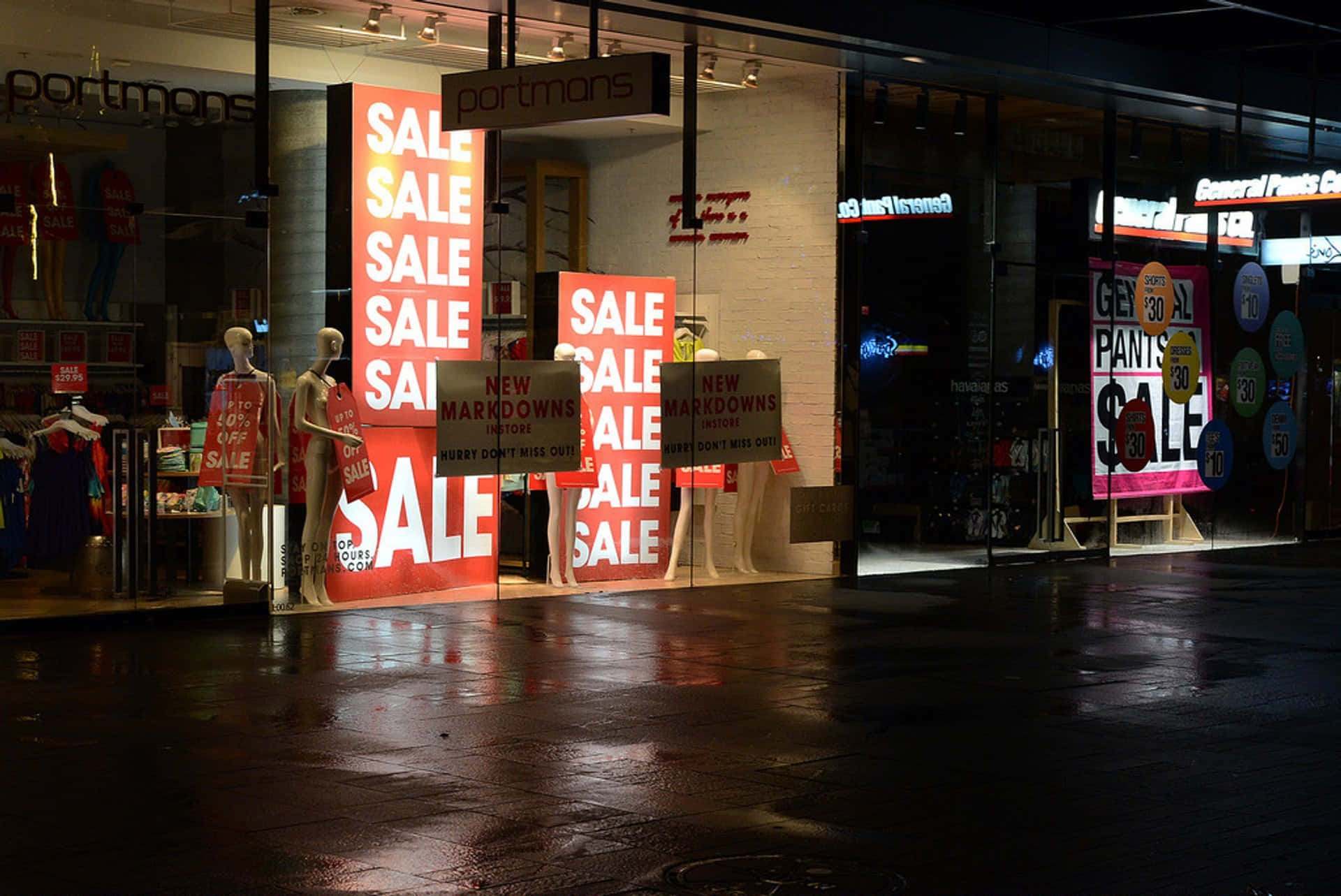 Eager Shoppers Taking Advantage Of Boxing Day Sales Background