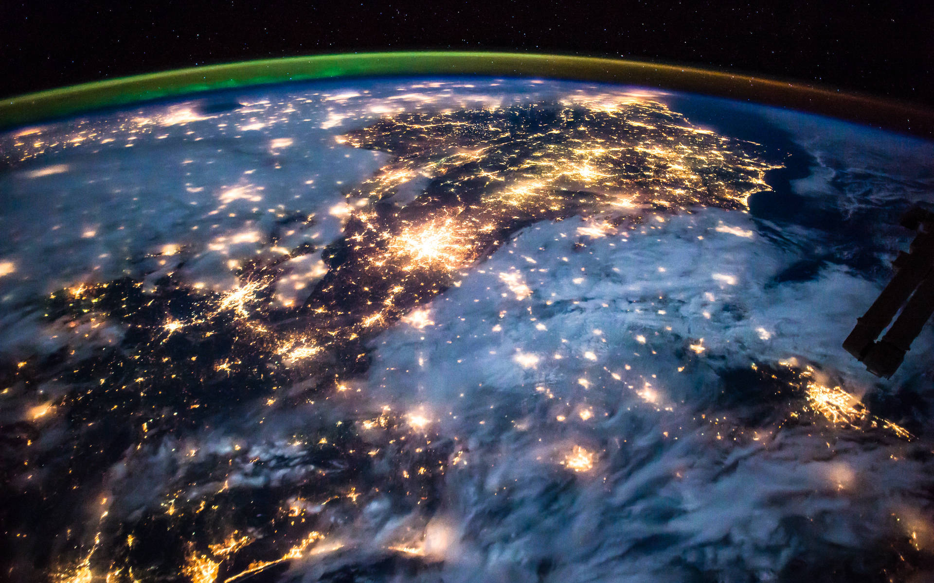 Earth Outer Space View From Iss Screen Saver Background