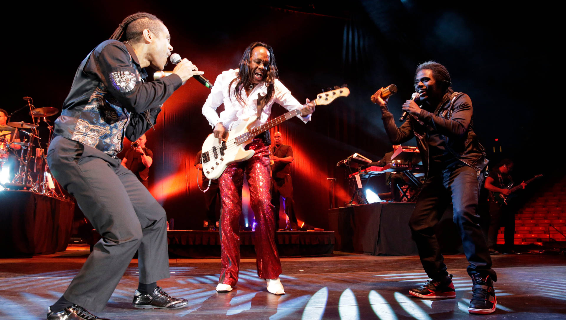 Earth, Wind And Fire In Don Haskins Center Background