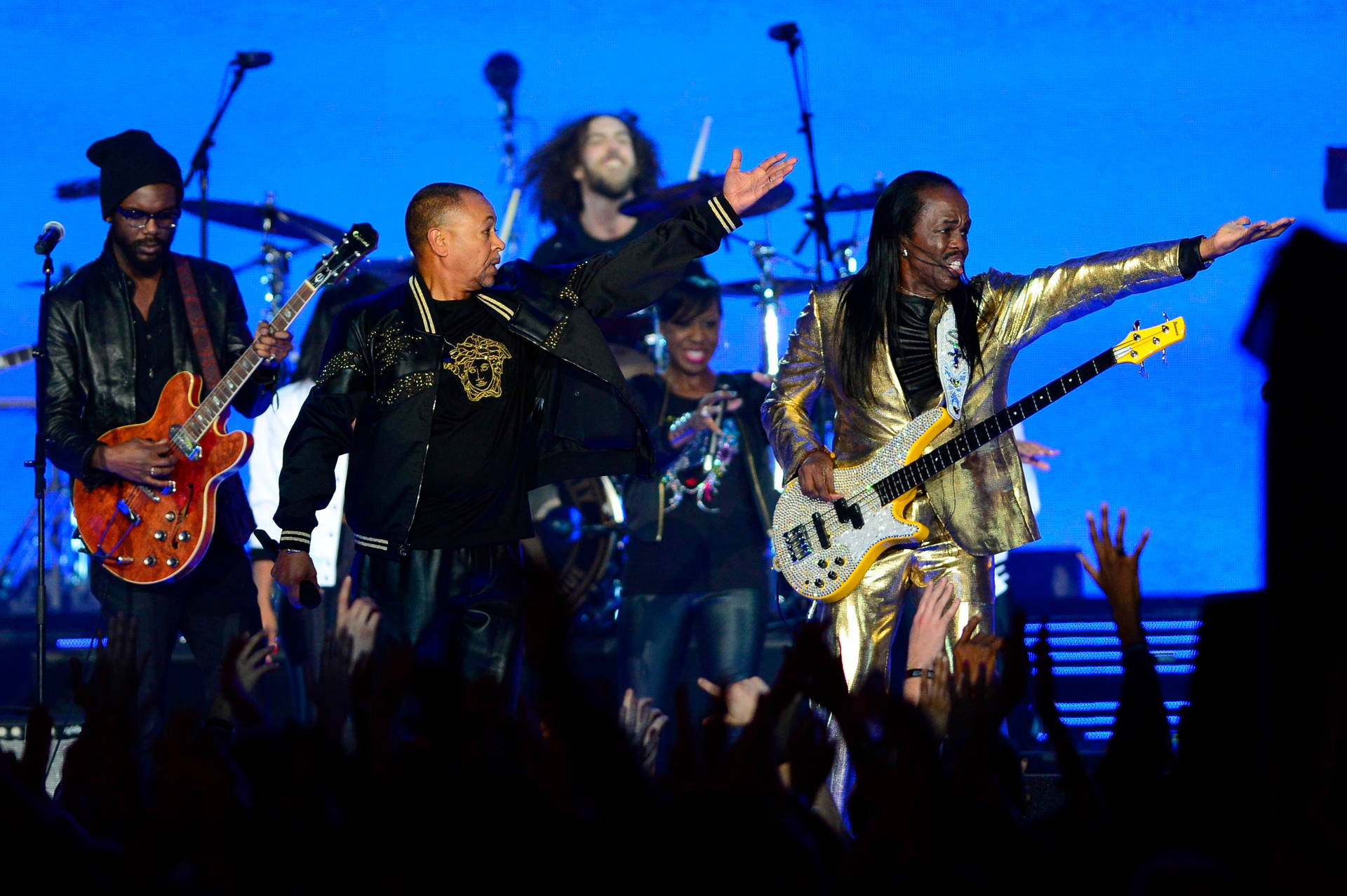 Earth, Wind And Fire In Half-time Show Background