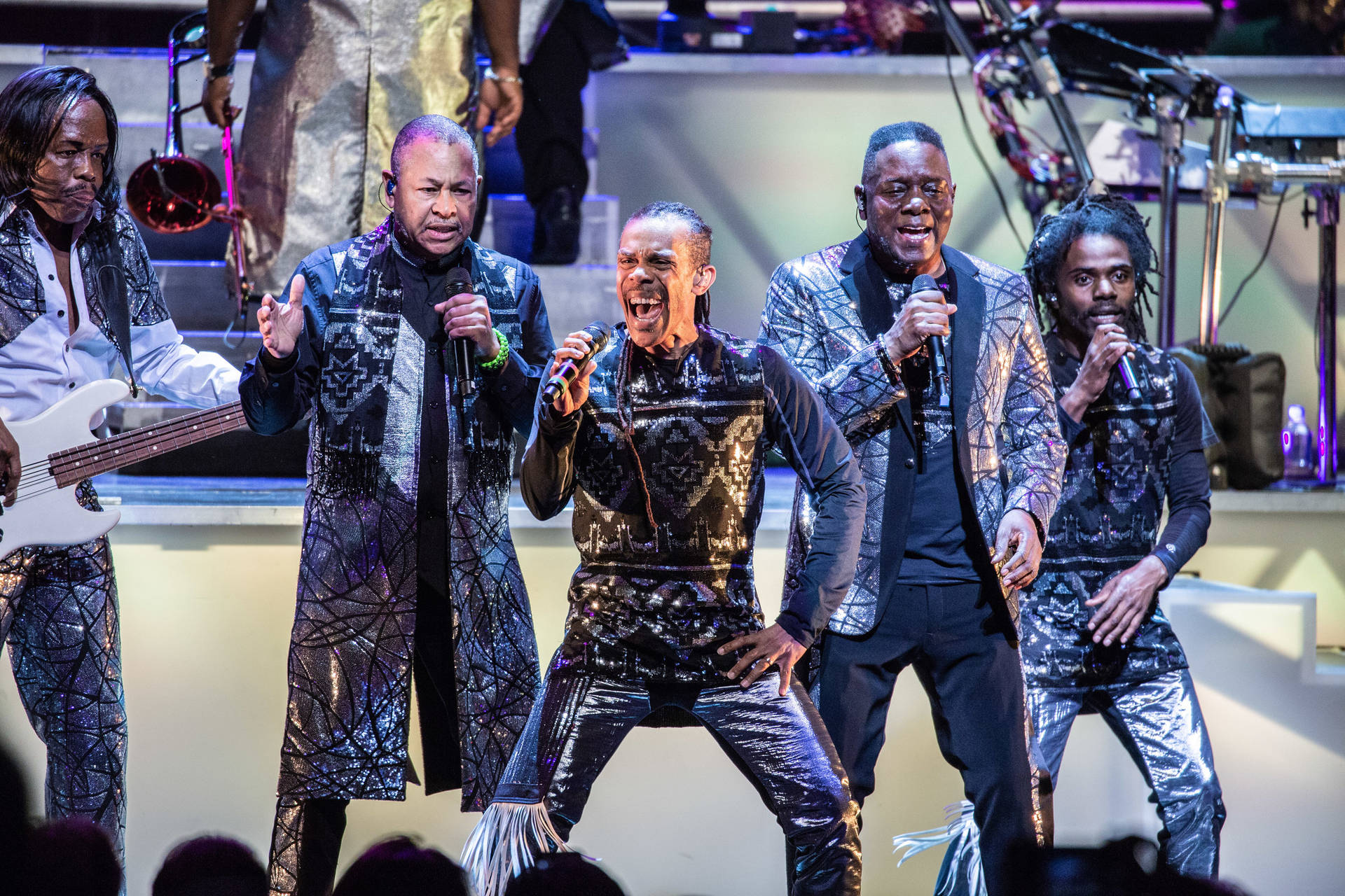 Earth, Wind And Fire In Njpac Center Background