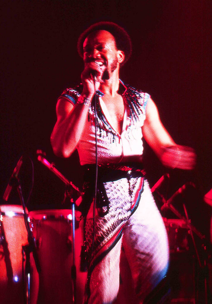 Earth, Wind And Fire Maurice Singing