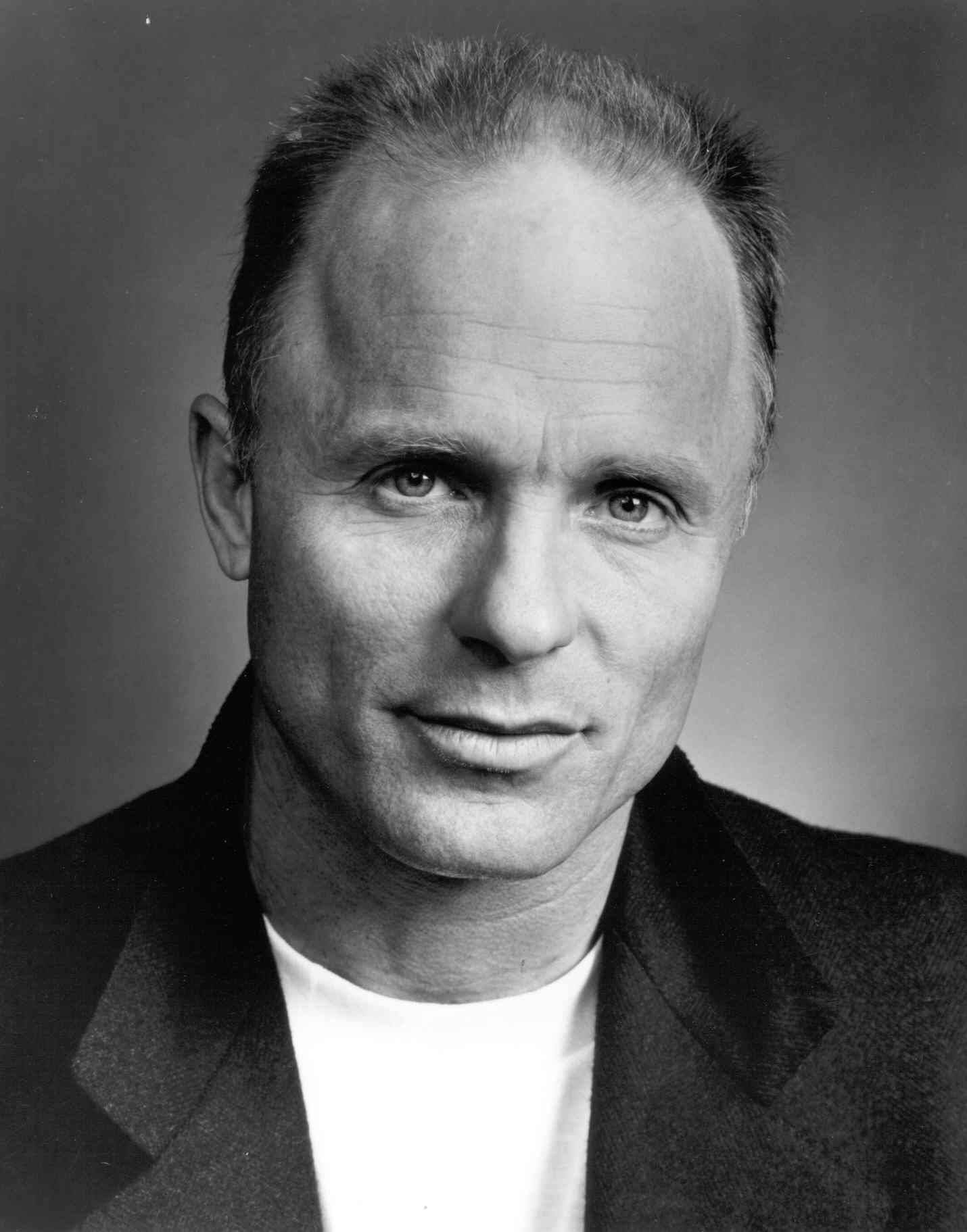 Ed Harris Grayscale Portrait Shot Background