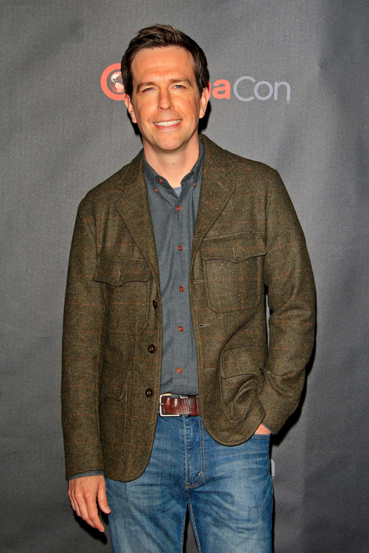 Ed Helms 2000 X 3000 Background