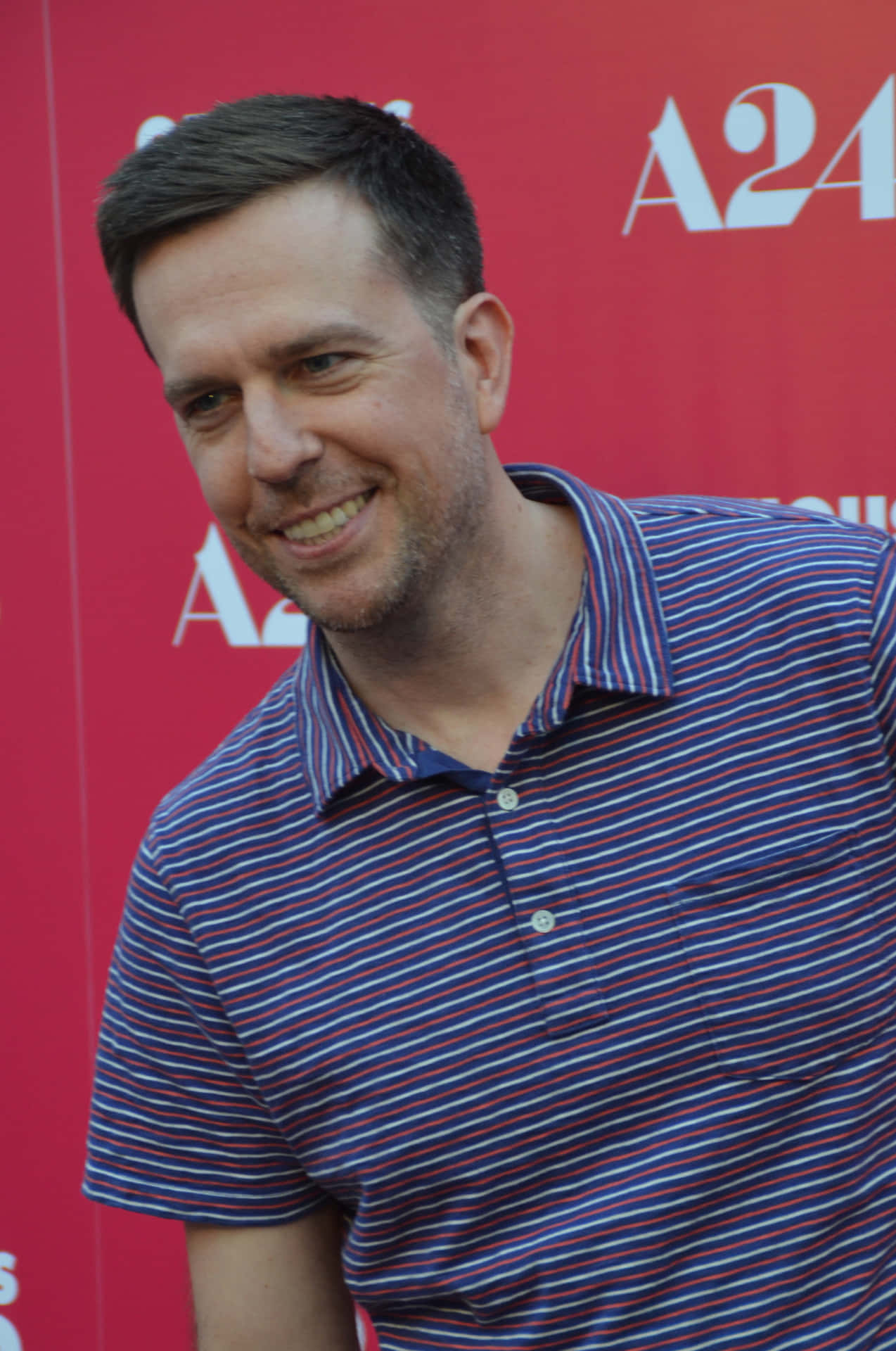 Ed Helms 3079 X 4641 Background