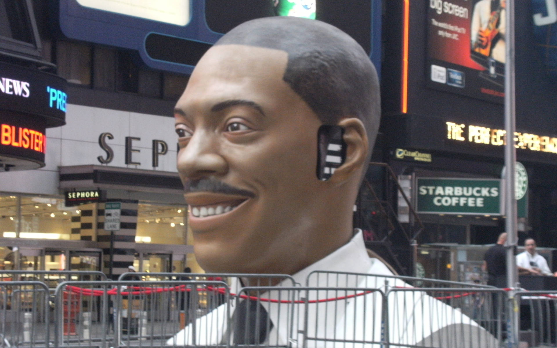 Eddie Murphy New York Statue Background