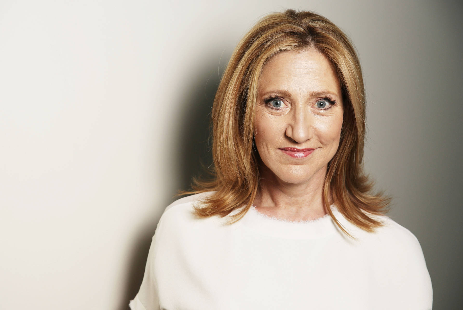 'edie Falco In A Sophisticated White Top'