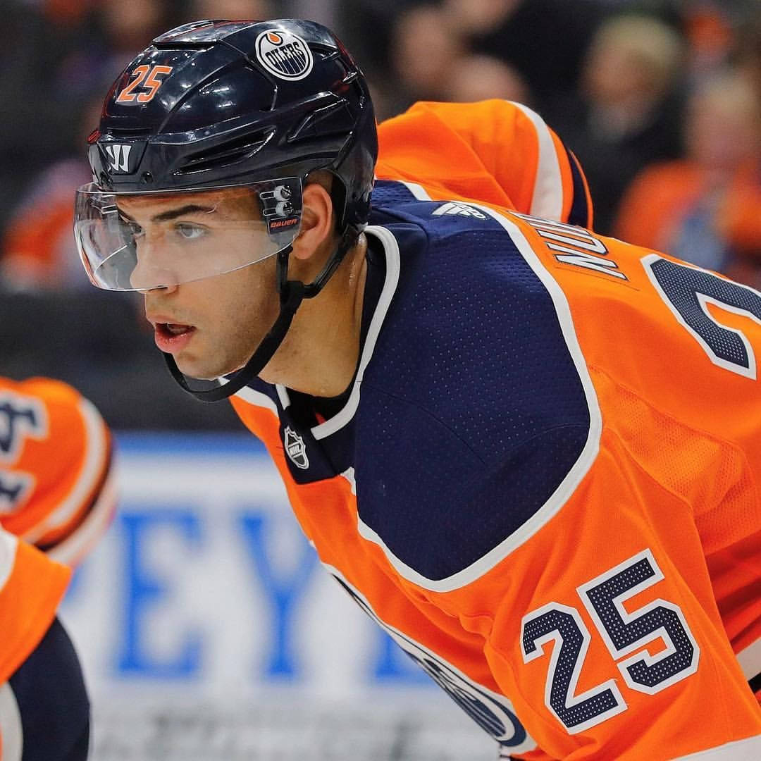 Edmonton Oilers Defenseman Darnell Nurse Against Philadelphia Flyers 2019 Background