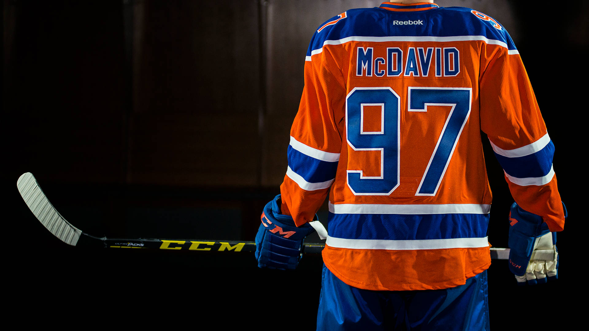 Edmonton Oilers Mcdavid 97 Back Background