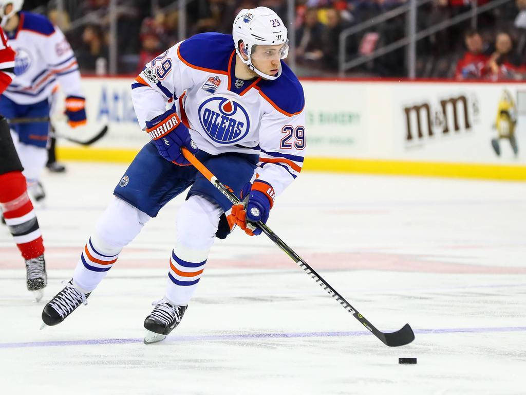 Edmonton Oilers Team Captain Leon Draisaitl Background