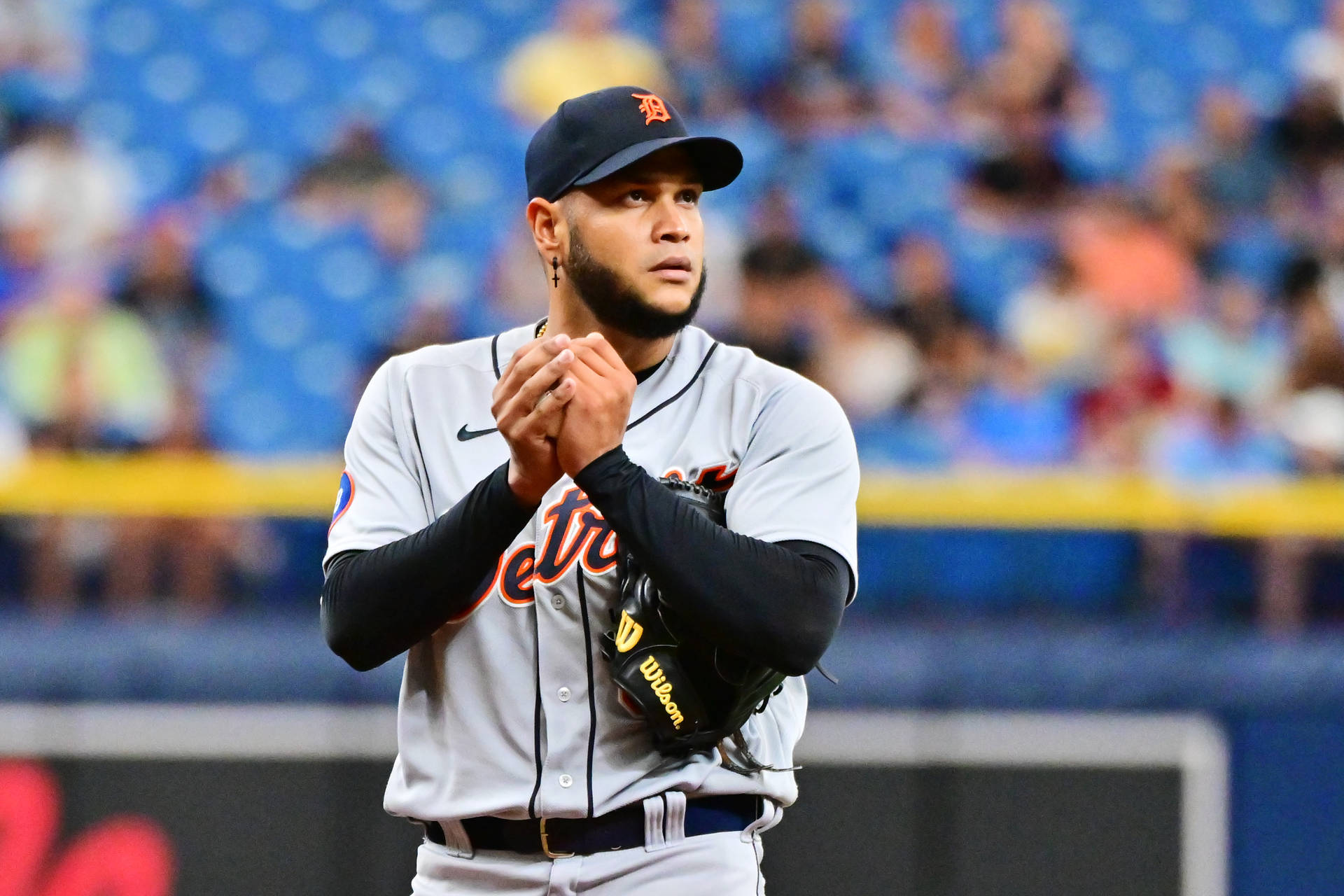 Eduardo Rodriguez Preparing