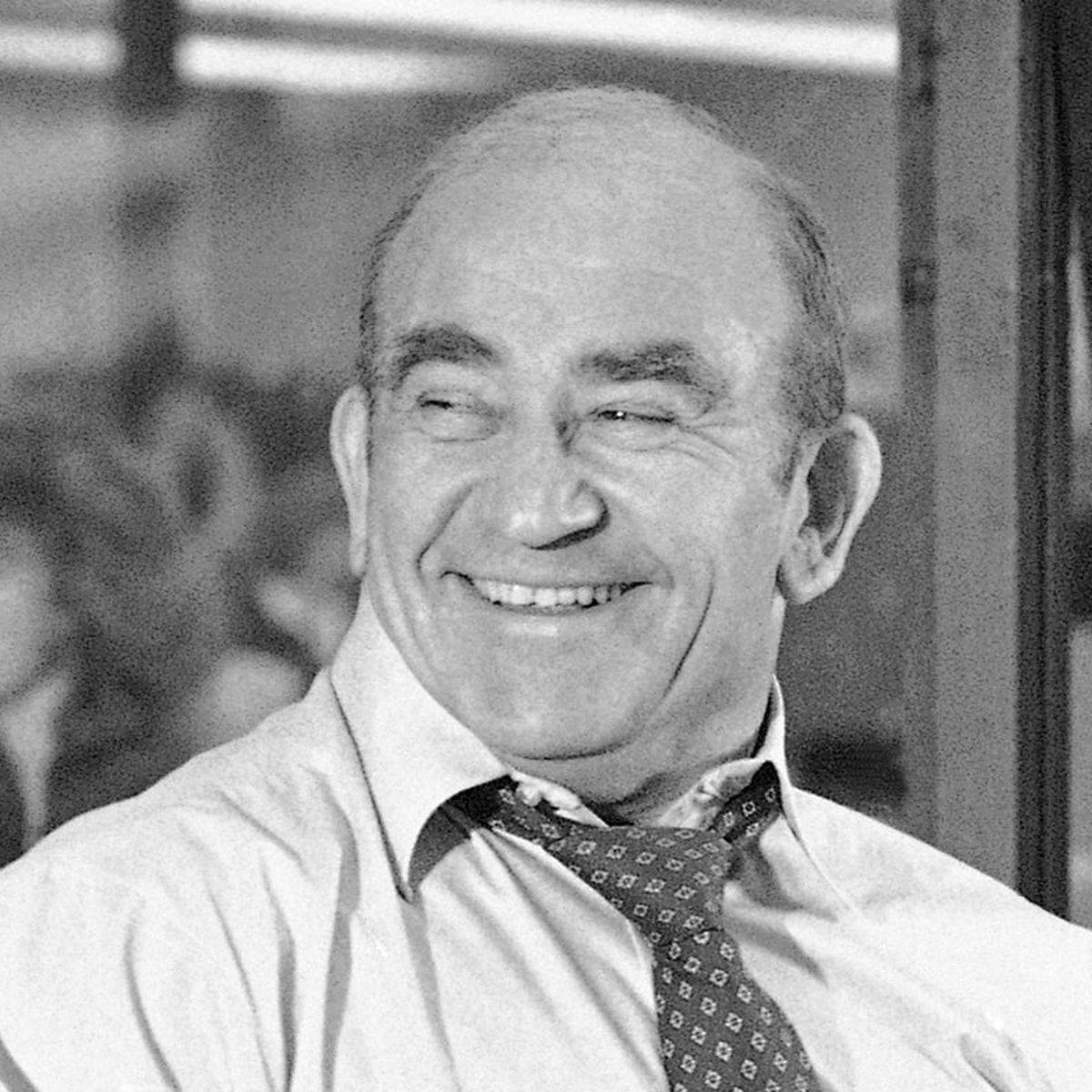 Edward Asner Black And White Smile Background