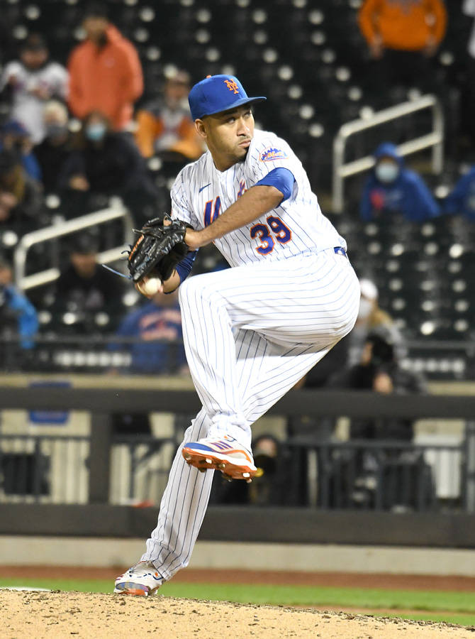 Edwin Diaz On Pitcher Mound Background