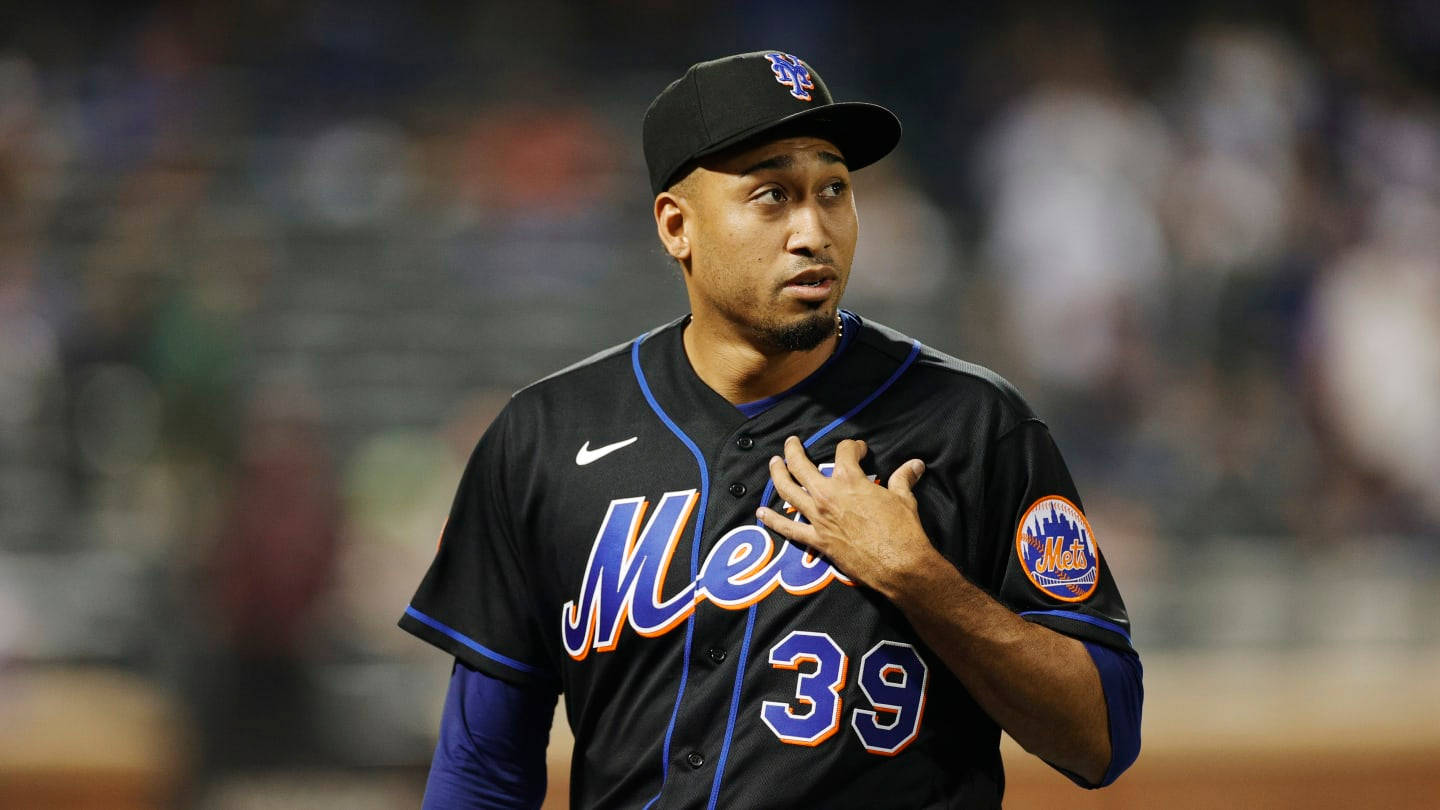 Edwin Diaz Wearing Black Jersey Background