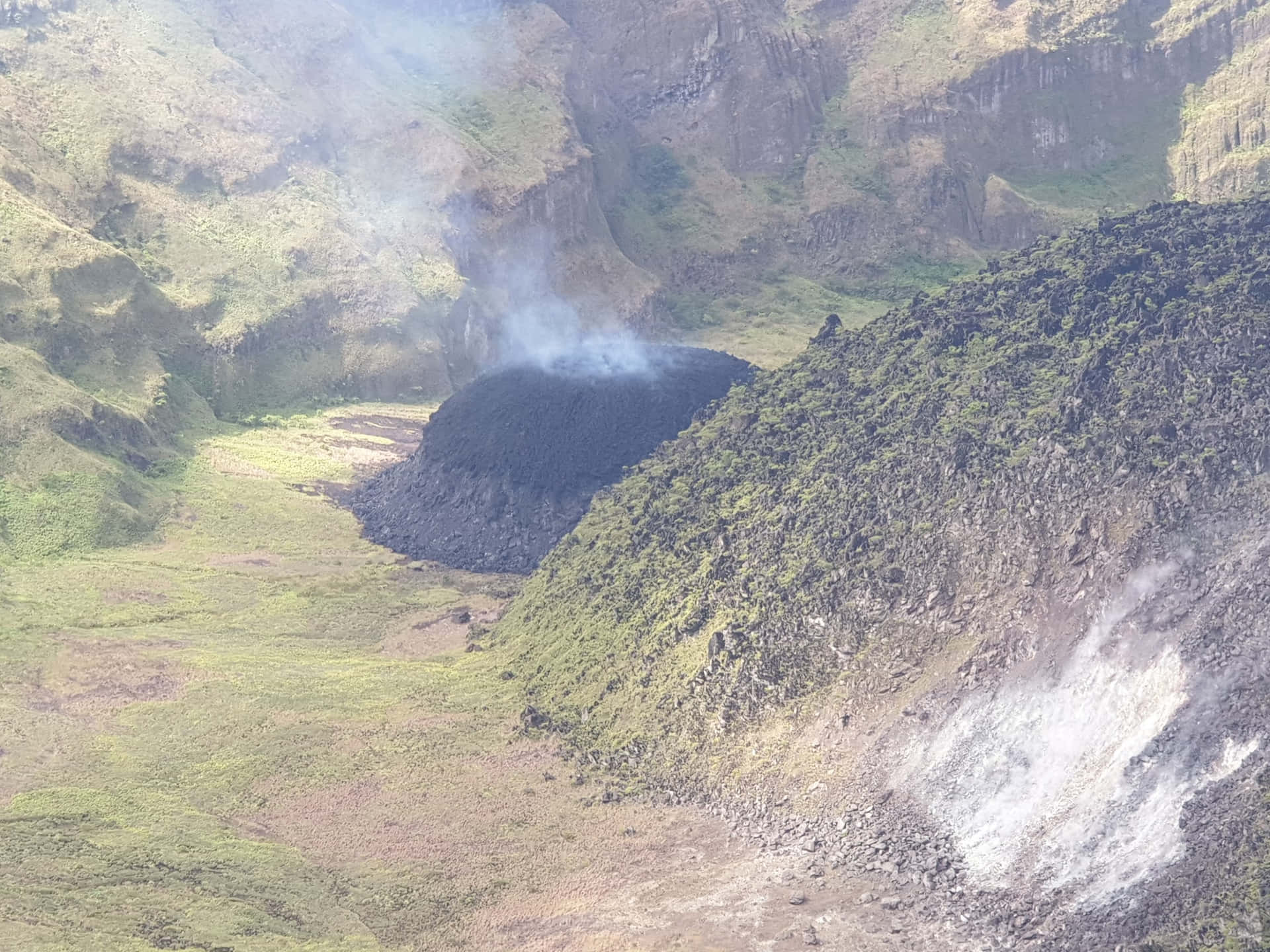 Effusive Eruption At La Soufrière Volcano Background