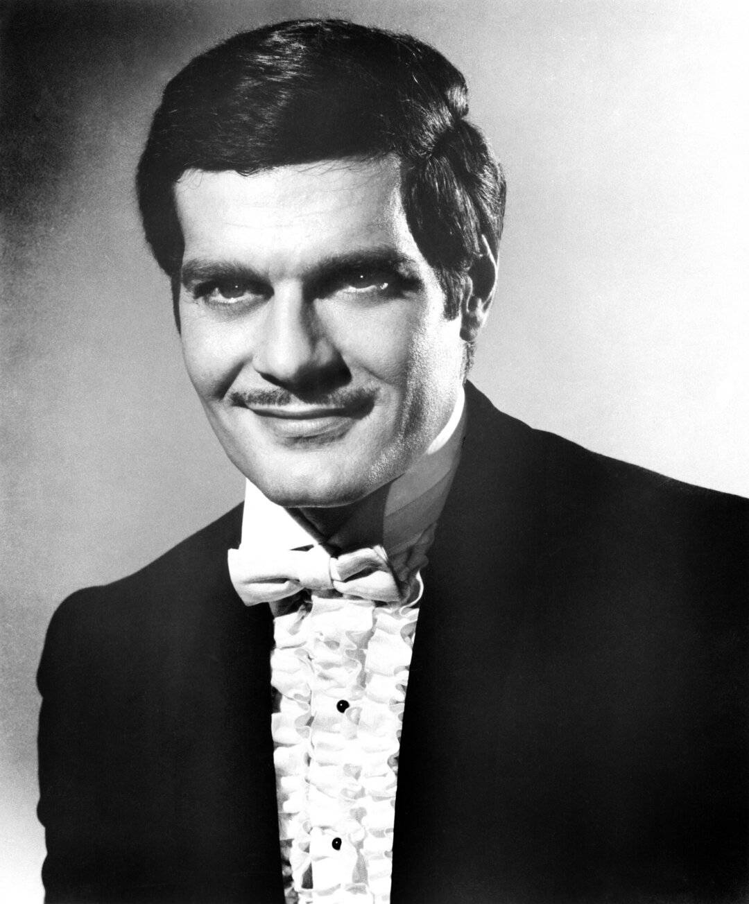 Egyptian Male Star Omar Sharif Background