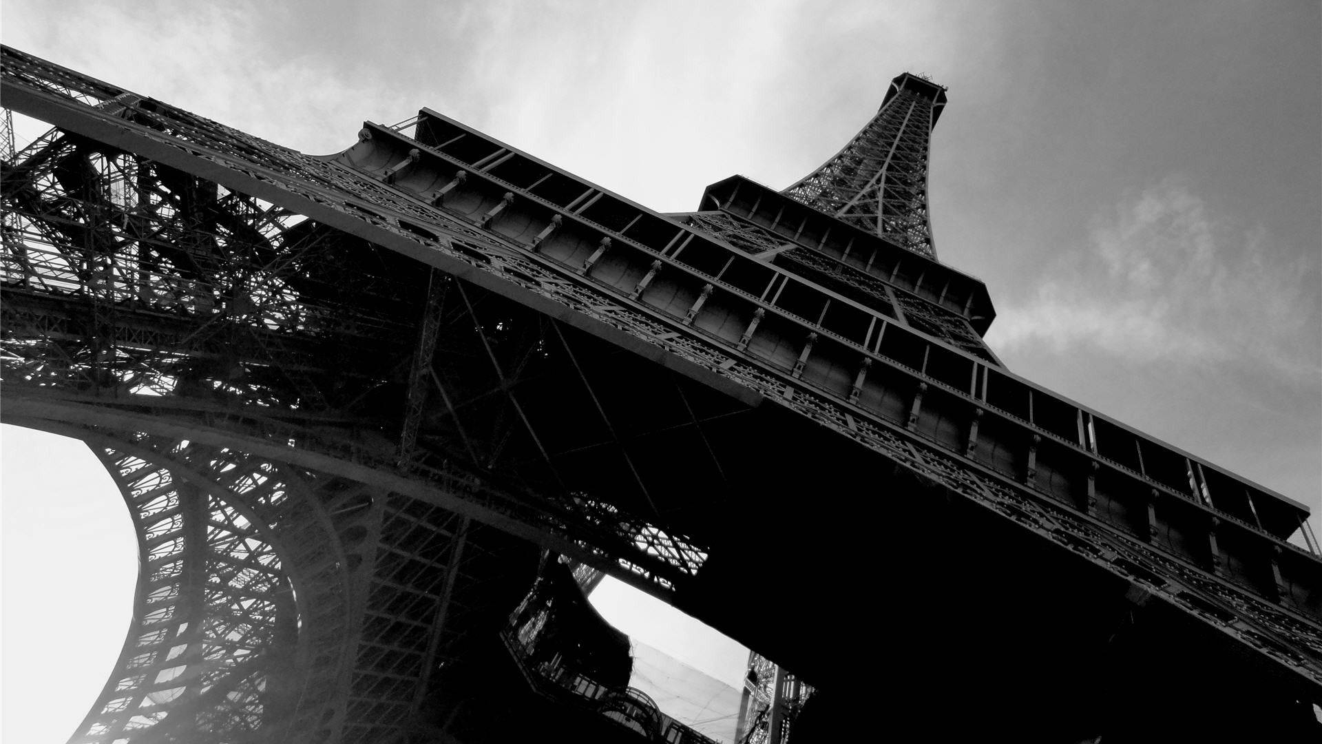 Eiffel Tower Aesthetic Black And White Laptop Background Background